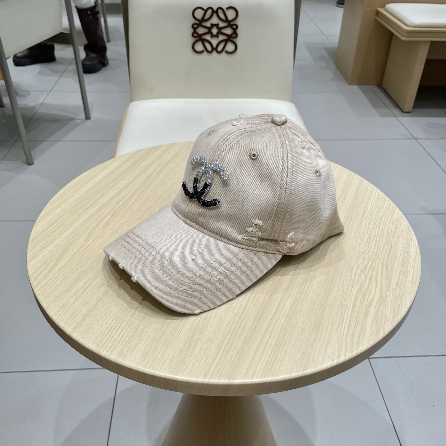  CHANEL香奈儿】新款简约logo棒球帽，新款出货，大牌款超好搭配，赶紧入手！