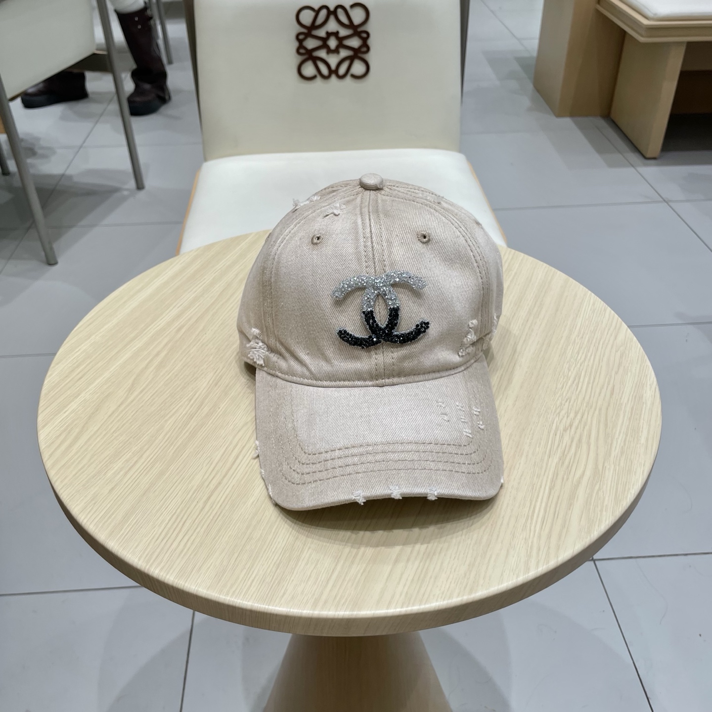  CHANEL香奈儿】新款简约logo棒球帽，新款出货，大牌款超好搭配，赶紧入手！