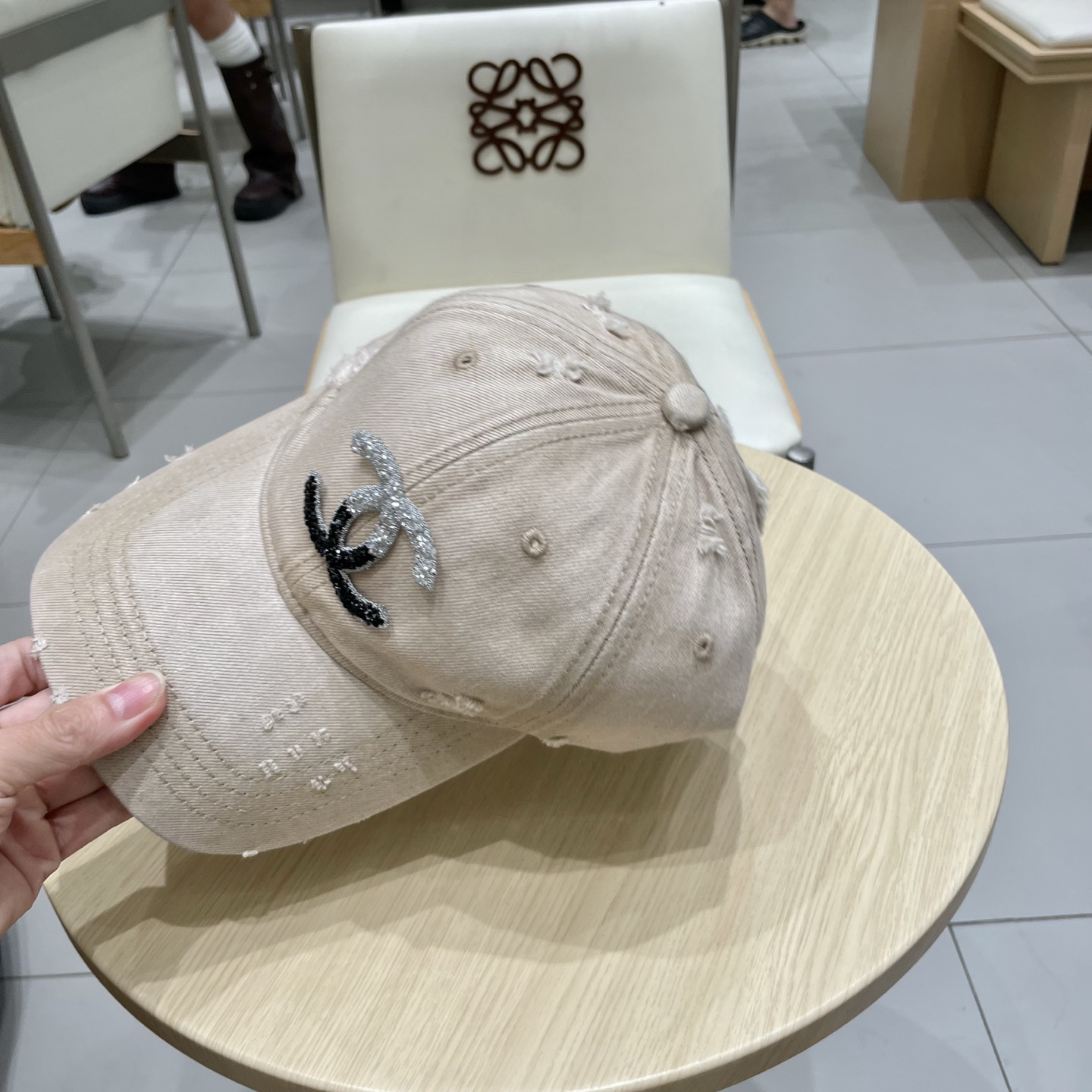  CHANEL香奈儿】新款简约logo棒球帽，新款出货，大牌款超好搭配，赶紧入手！