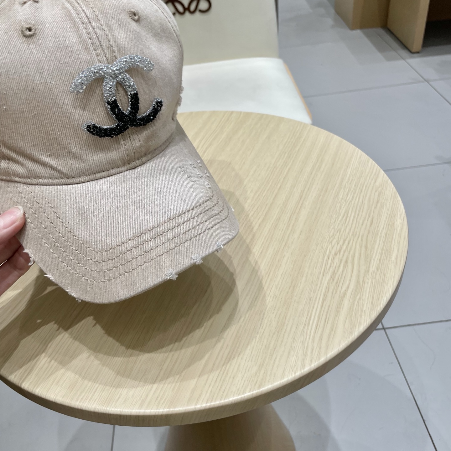  CHANEL香奈儿】新款简约logo棒球帽，新款出货，大牌款超好搭配，赶紧入手！