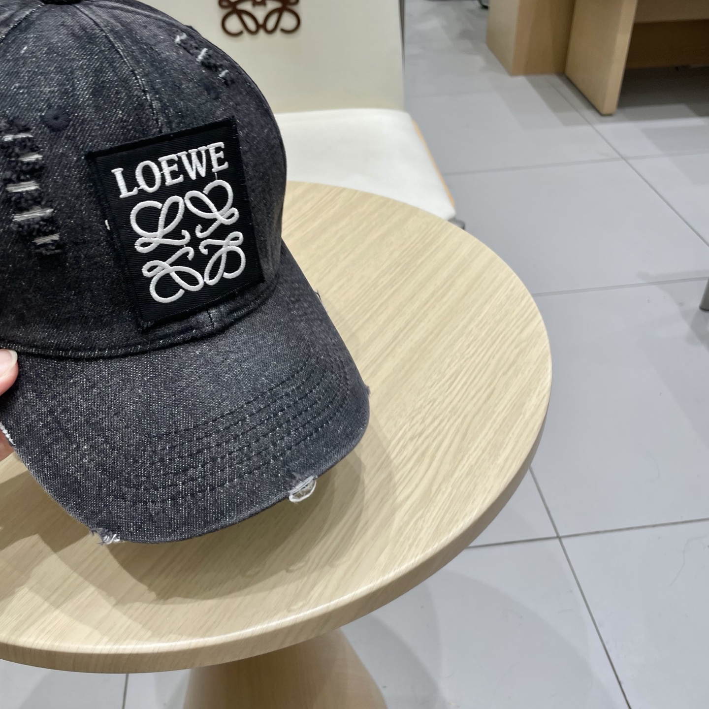  【罗意威】新款刺绣棒球帽，专柜同步出货，大牌款超好搭配，赶紧入手