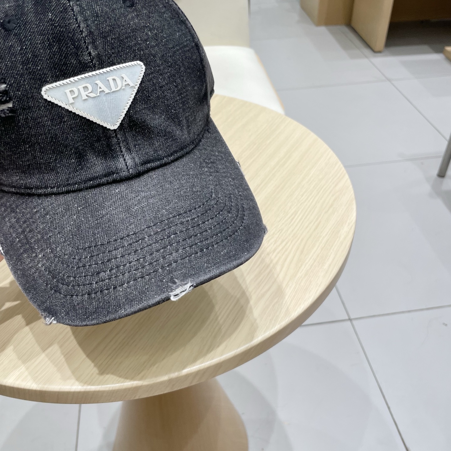 【普拉达】春夏新款大牌刺绣棒球帽，新款出货，大牌款超好搭配，赶