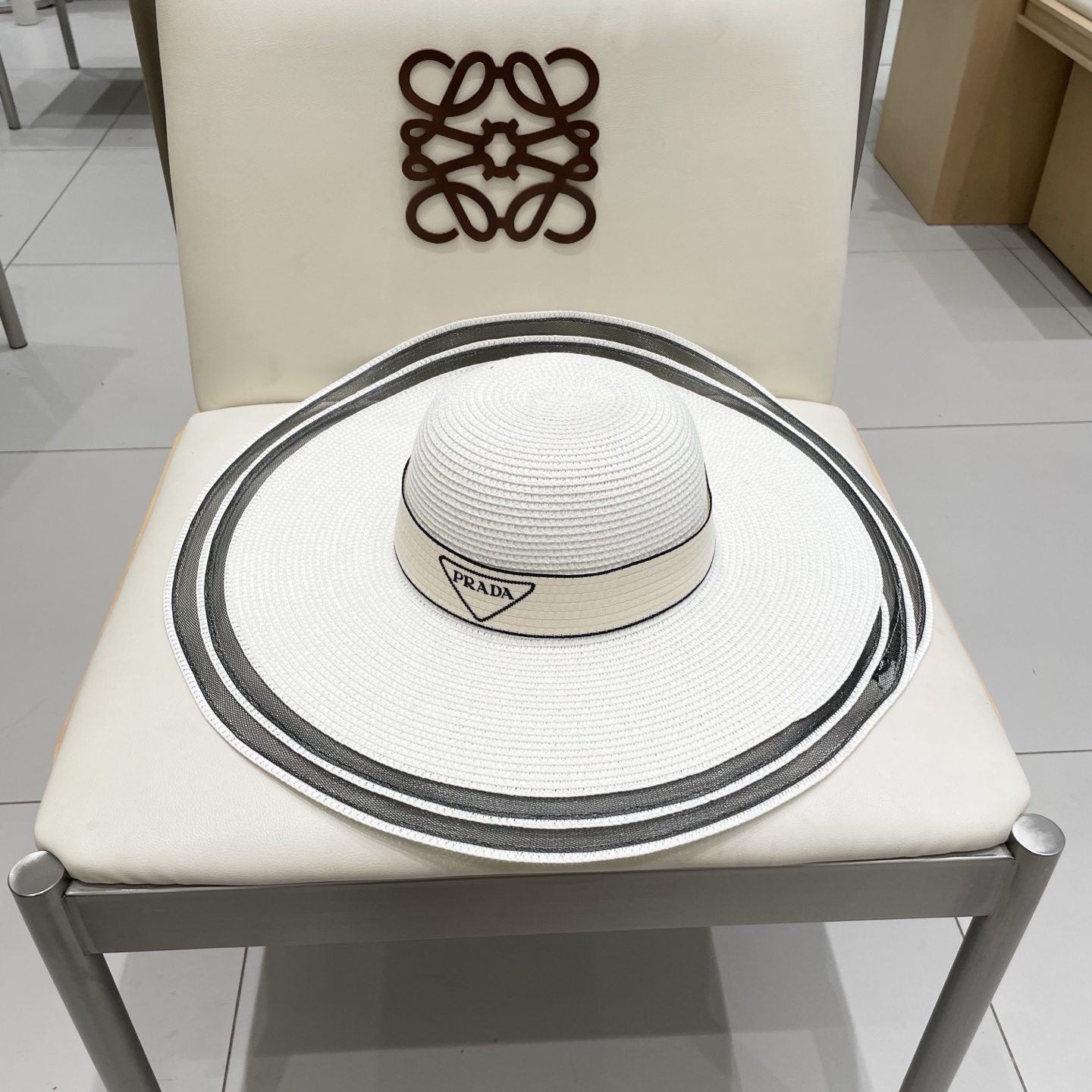  普拉达新款平顶礼帽，大帽檐草帽，头围57cm