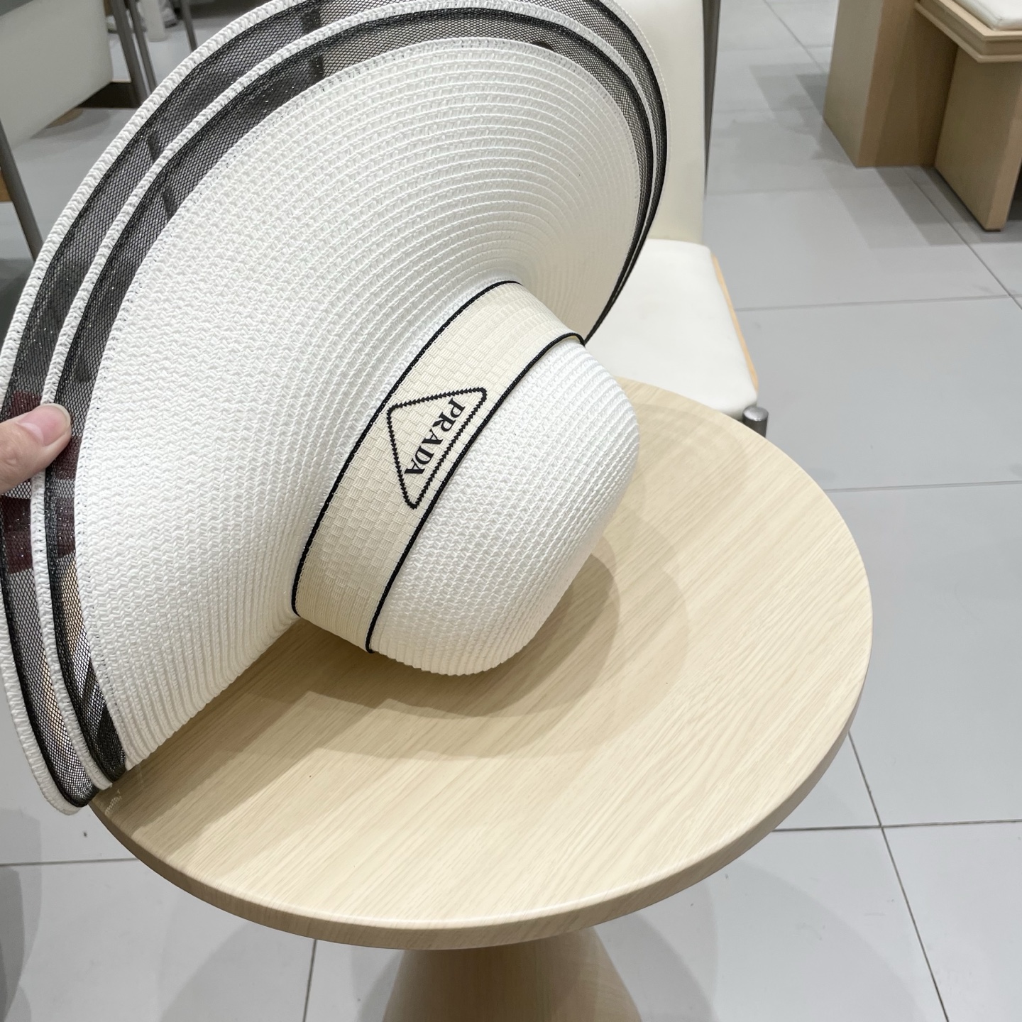  普拉达新款平顶礼帽，大帽檐草帽，头围57cm