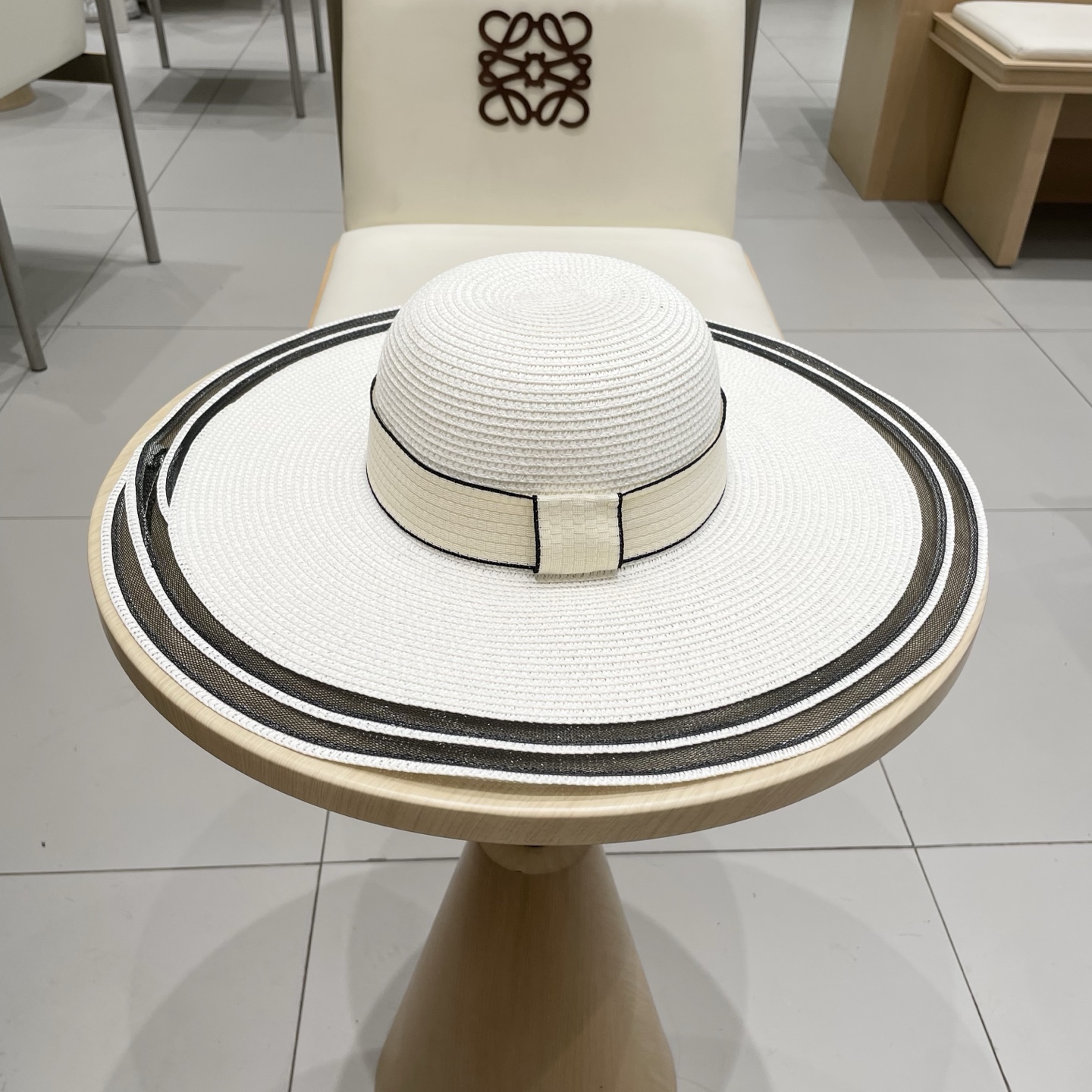  普拉达新款平顶礼帽，大帽檐草帽，头围57cm