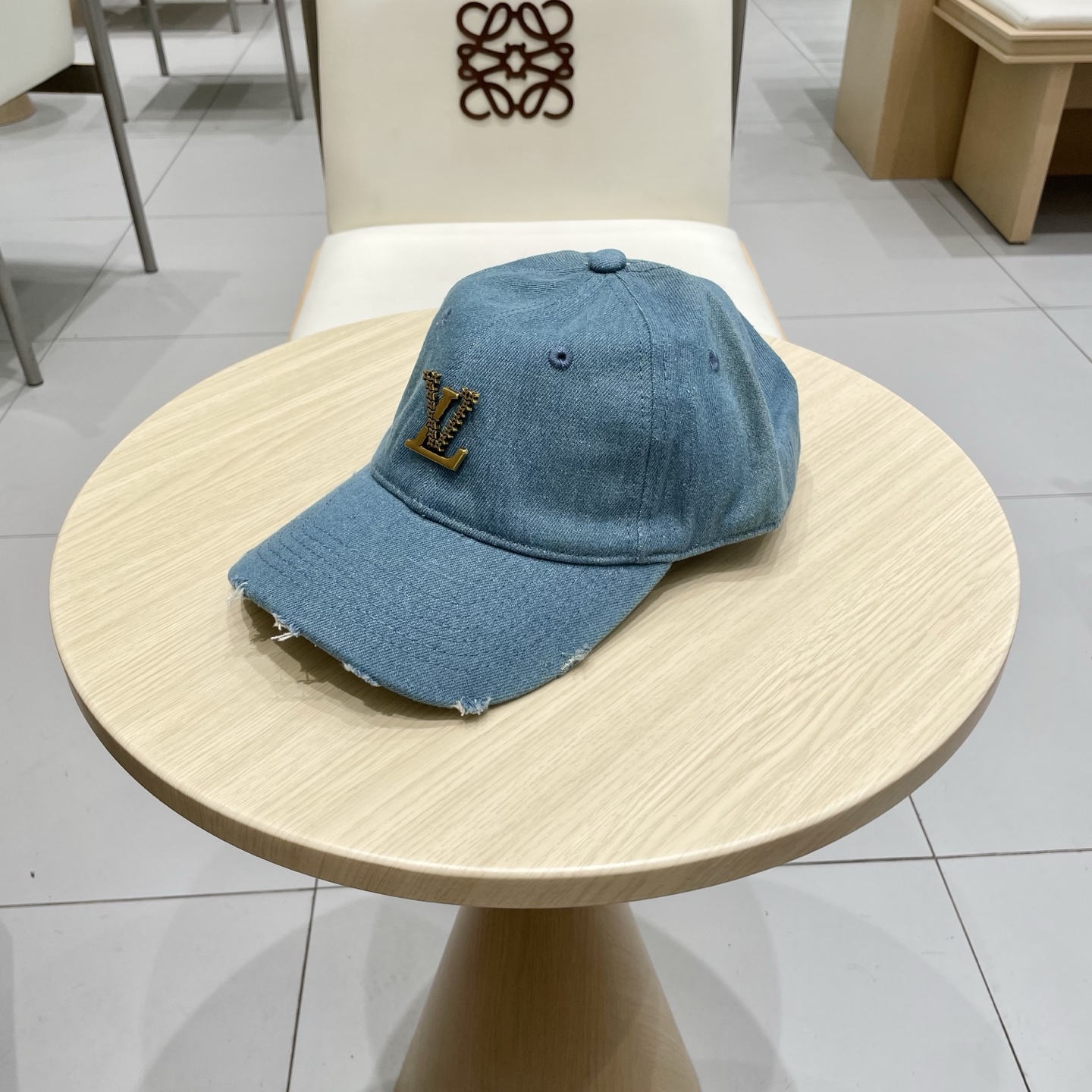 🧢路易威登棒球帽 LouisVuitton😍新款LV棒球帽，重工打造♥️高端大气，百搭款🤗男女通用！跑量