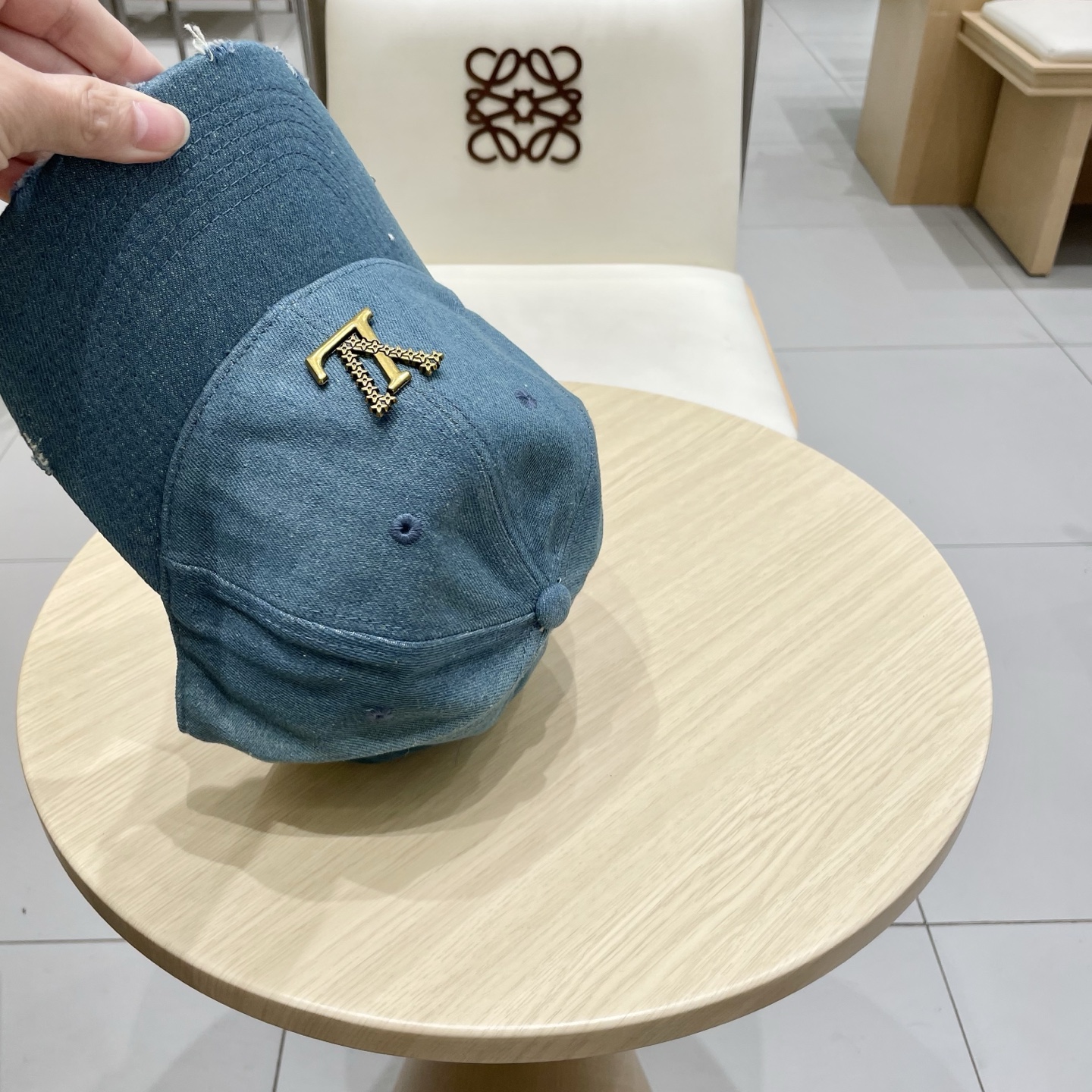 🧢路易威登棒球帽 LouisVuitton😍新款LV棒球帽，重工打造♥️高端大气，百搭款🤗男女通用！跑量