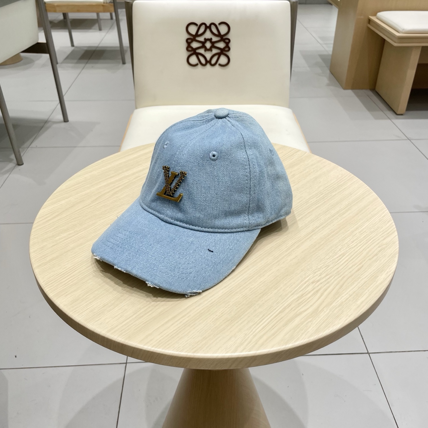 🧢路易威登棒球帽 LouisVuitton😍新款LV棒球帽，重工打造♥️高端大气，百搭款🤗男女通用！跑量