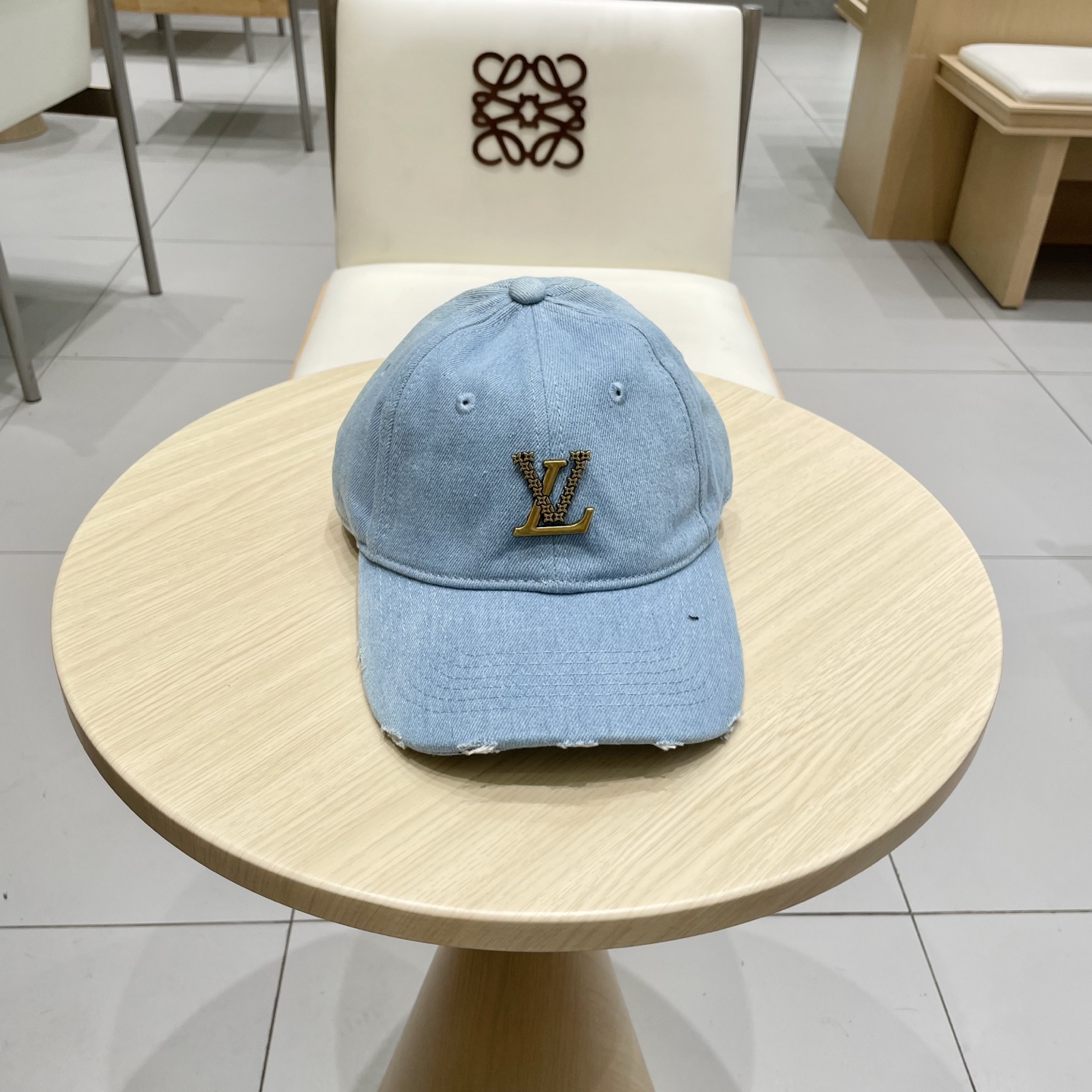 🧢路易威登棒球帽 LouisVuitton😍新款LV棒球帽，重工打造♥️高端大气，百搭款🤗男女通用！跑量