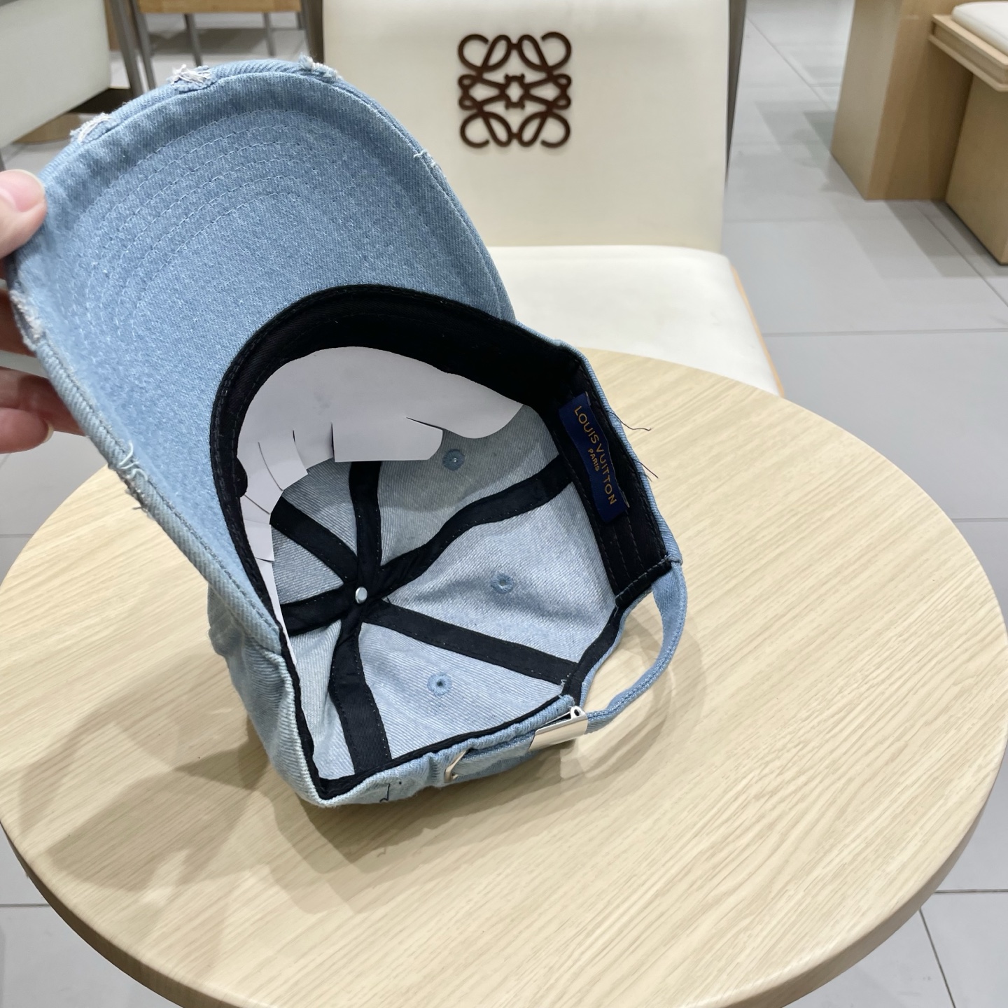 🧢路易威登棒球帽 LouisVuitton😍新款LV棒球帽，重工打造♥️高端大气，百搭款🤗男女通用！跑量