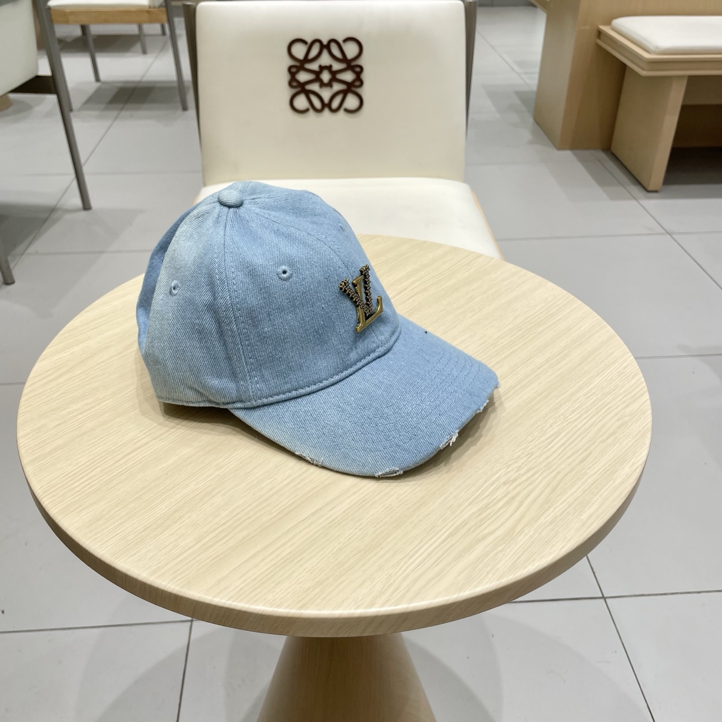 🧢路易威登棒球帽 LouisVuitton😍新款LV棒球帽，重工打造♥️高端大气，百搭款🤗男女通用！跑量