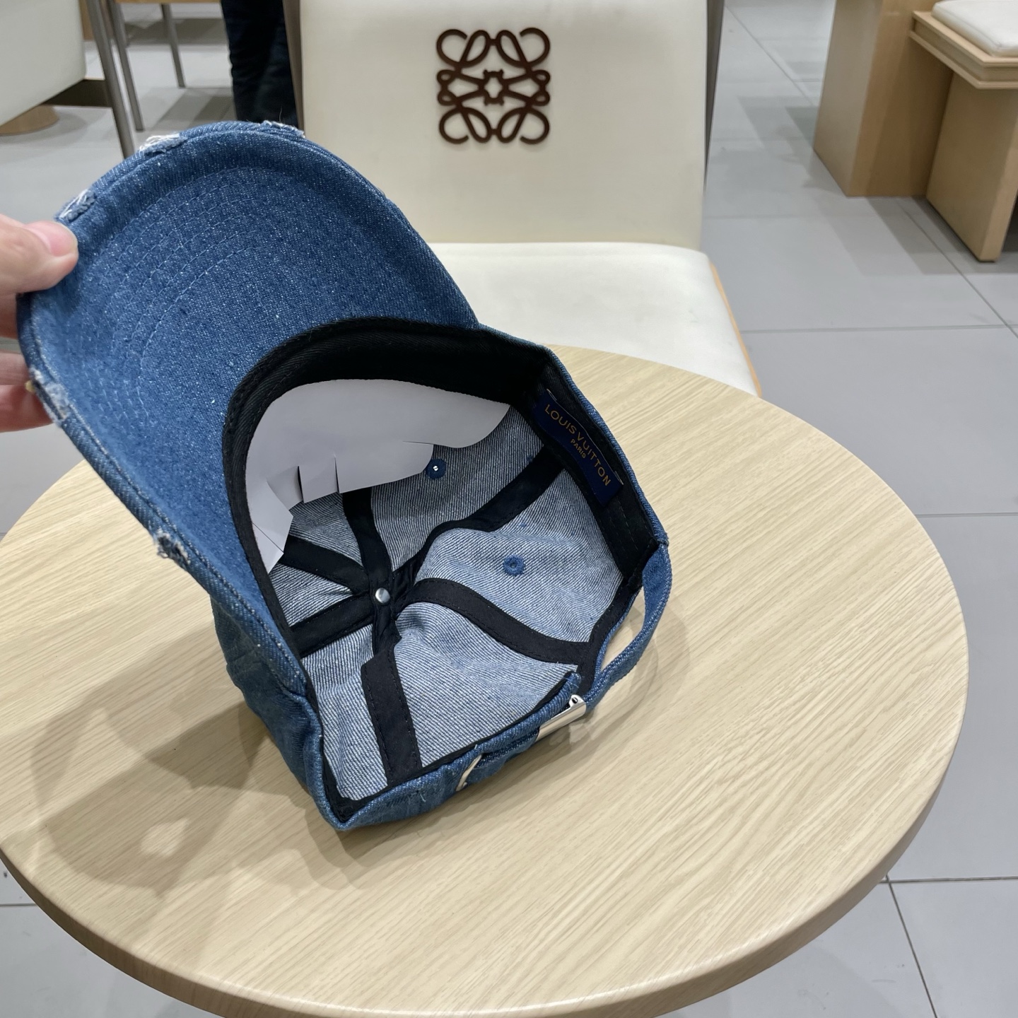 🧢路易威登棒球帽 LouisVuitton😍新款LV棒球帽，重工打造♥️高端大气，百搭款🤗男女通用！跑量