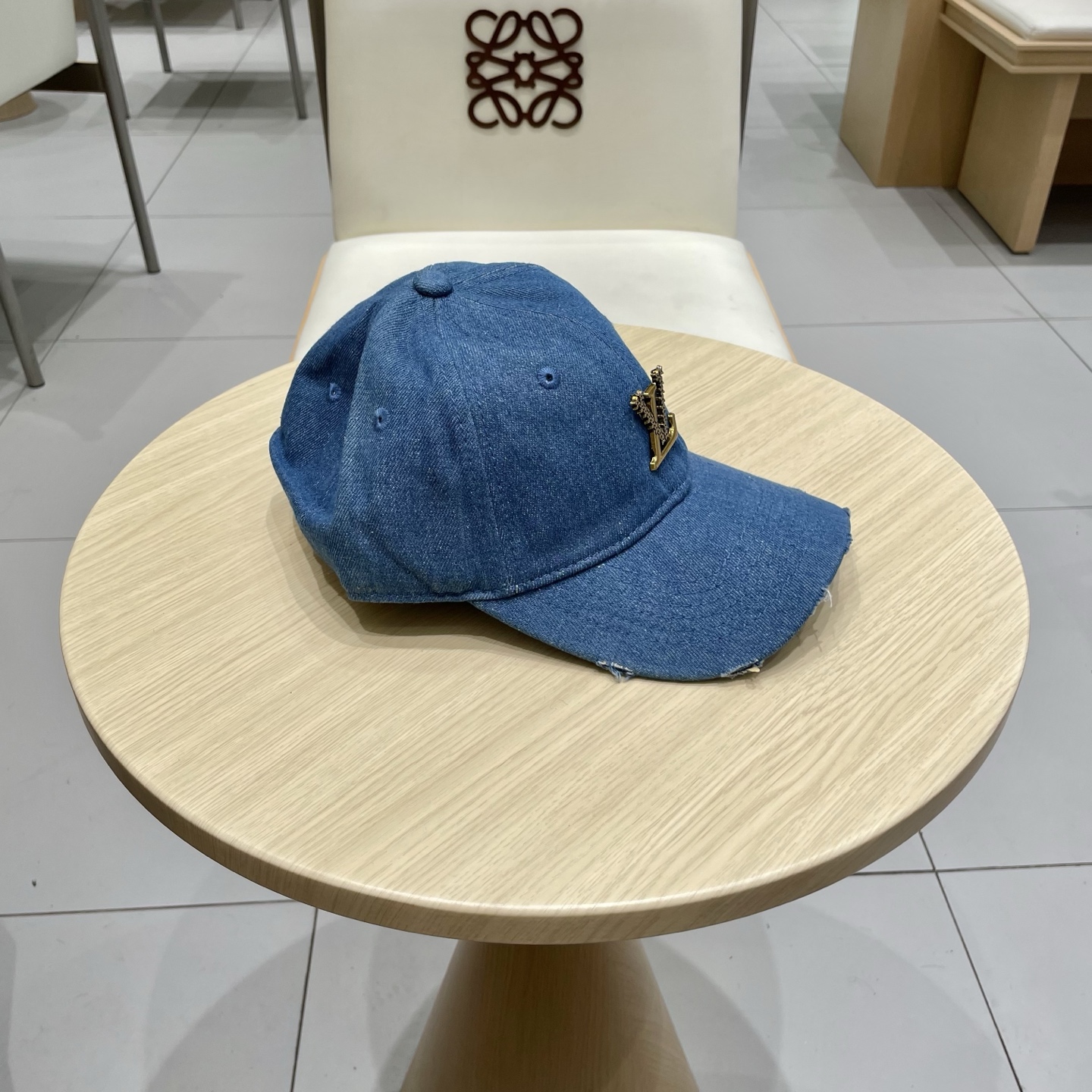 🧢路易威登棒球帽 LouisVuitton😍新款LV棒球帽，重工打造♥️高端大气，百搭款🤗男女通用！跑量