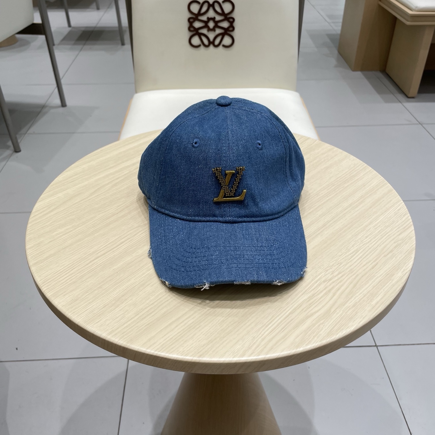 🧢路易威登棒球帽 LouisVuitton😍新款LV棒球帽，重工打造♥️高端大气，百搭款🤗男女通用！跑量