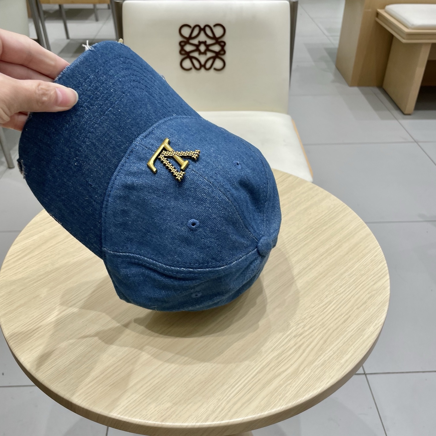 🧢路易威登棒球帽 LouisVuitton😍新款LV棒球帽，重工打造♥️高端大气，百搭款🤗男女通用！跑量
