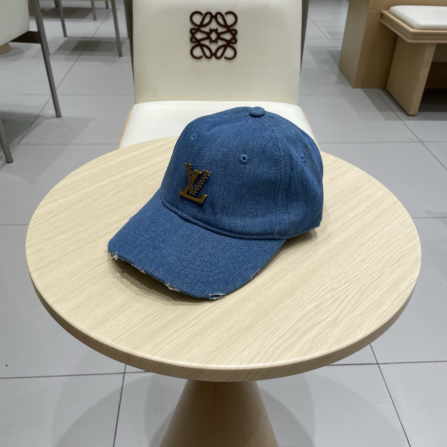 🧢路易威登棒球帽 LouisVuitton😍新款LV棒球帽，重工打造♥️高端大气，百搭款🤗男女通用！跑量