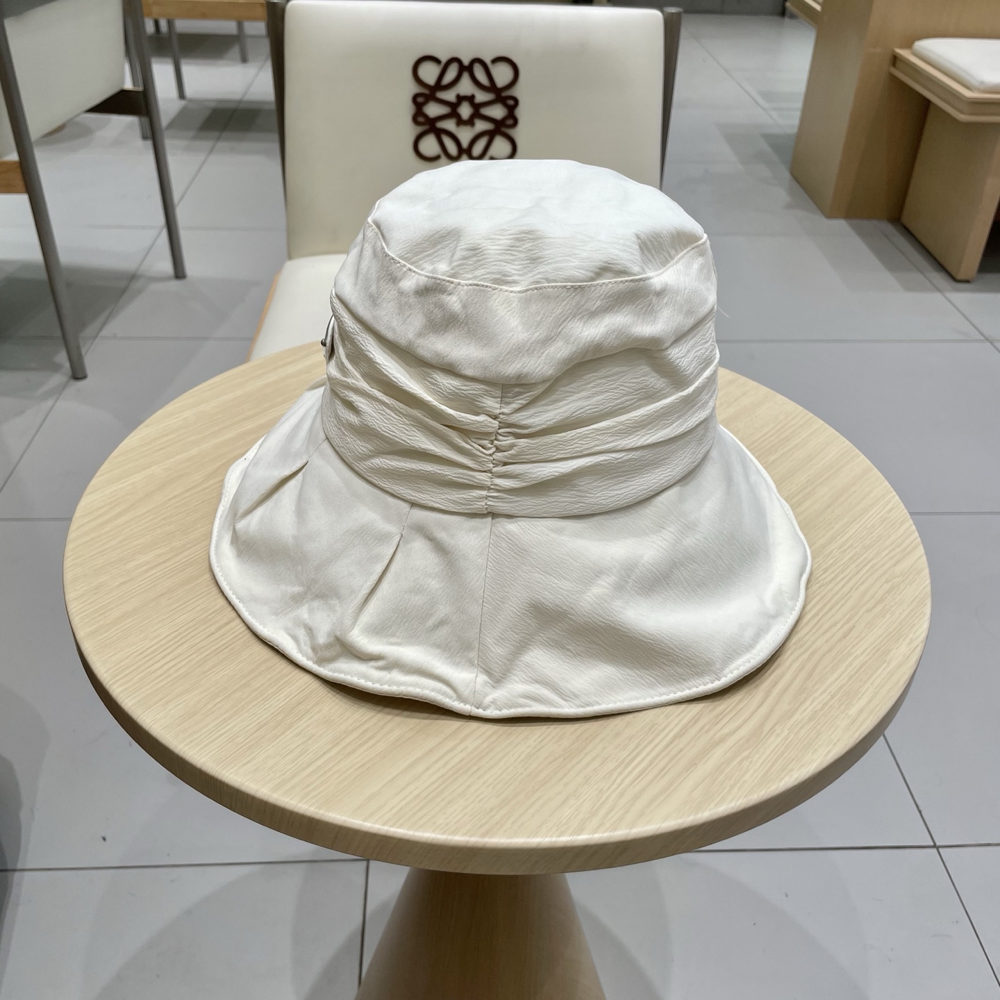 。PRADA普拉达新款遮阳渔夫帽、防紫外线布帽，可折叠头围57cm