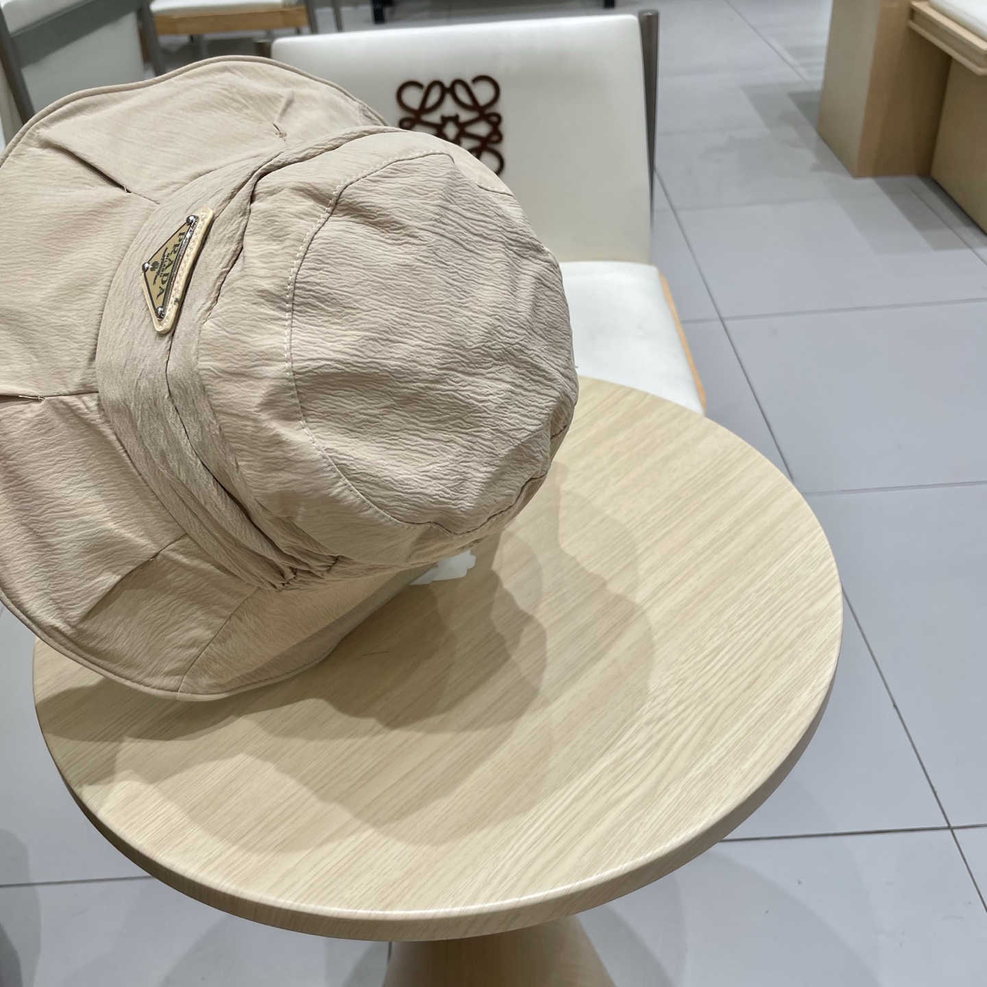 。PRADA普拉达新款遮阳渔夫帽、防紫外线布帽，可折叠头围57cm