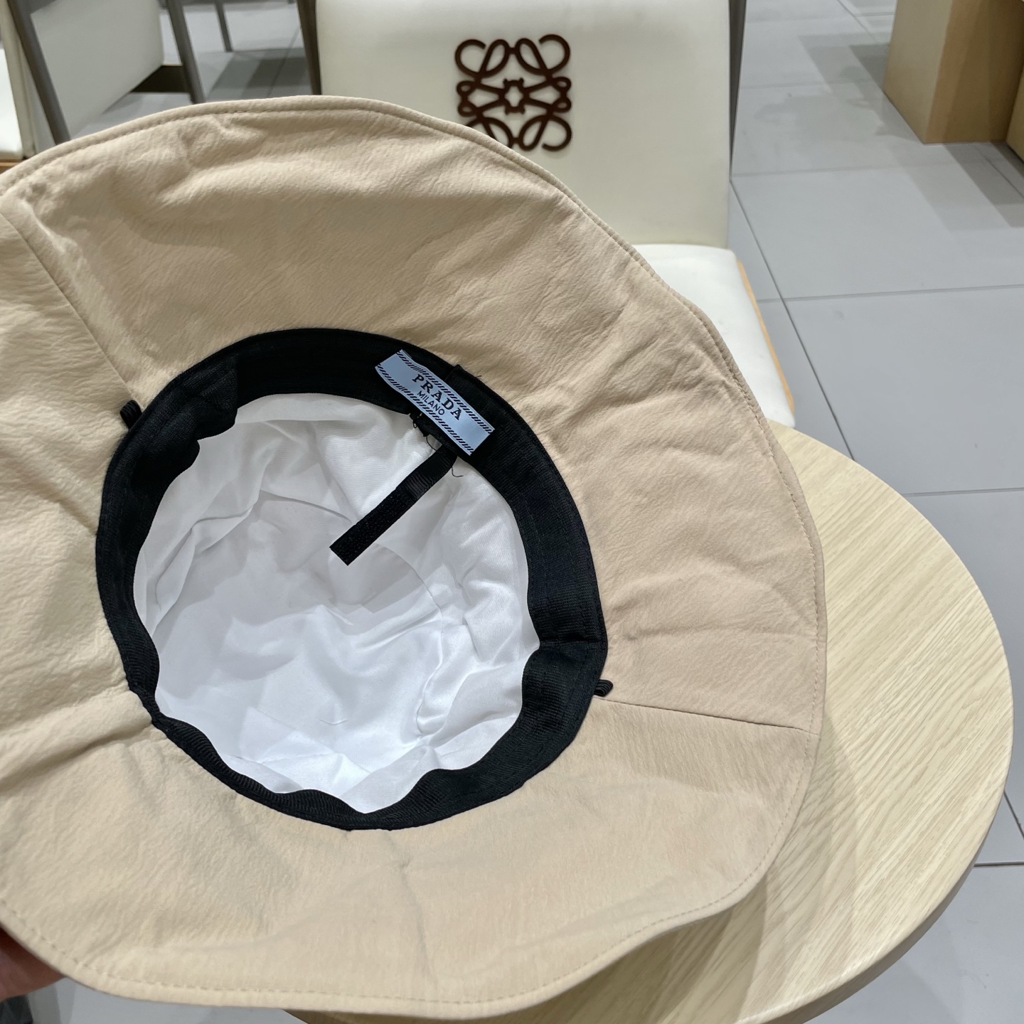 。PRADA普拉达新款遮阳渔夫帽、防紫外线布帽，可折叠头围57cm