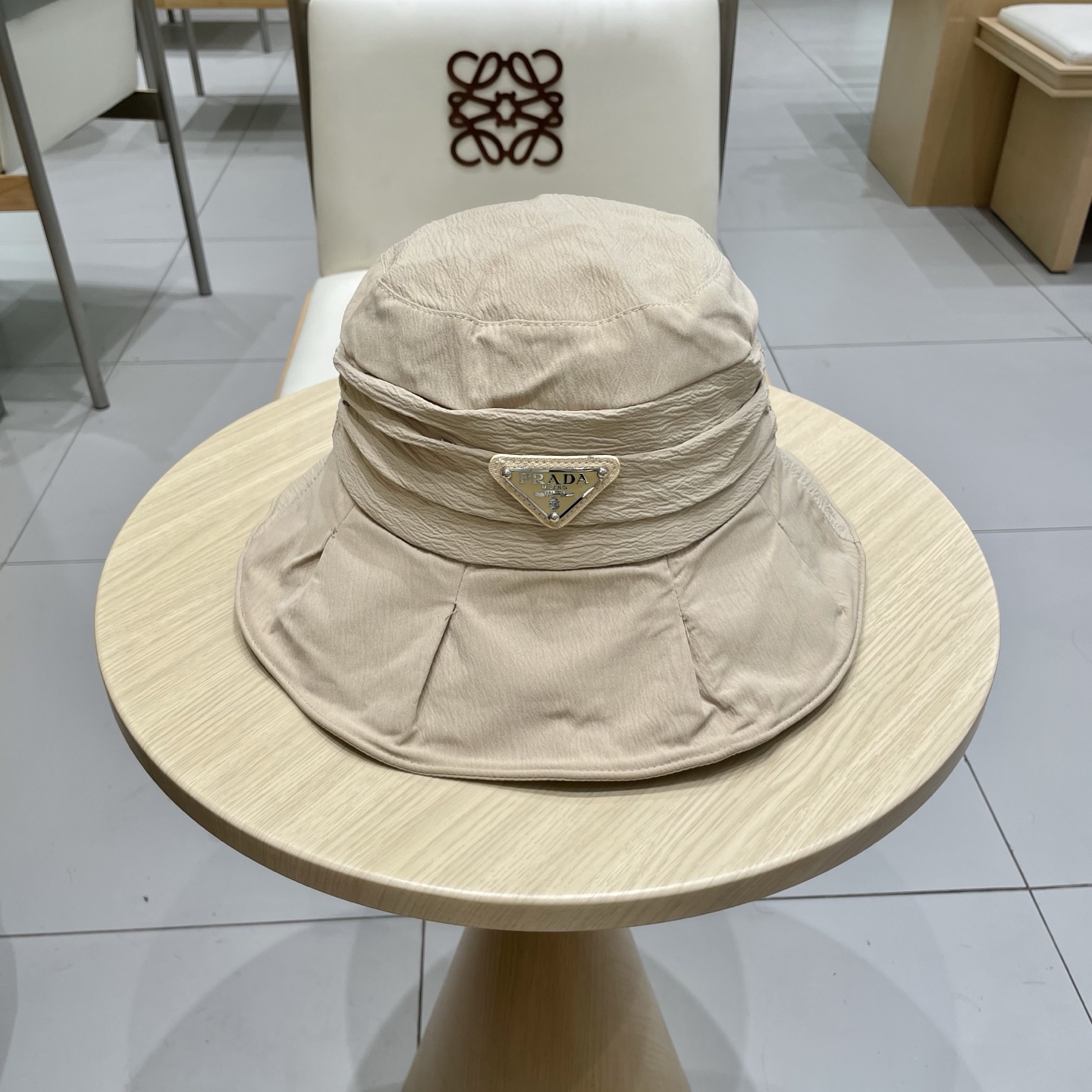 。PRADA普拉达新款遮阳渔夫帽、防紫外线布帽，可折叠头围57cm