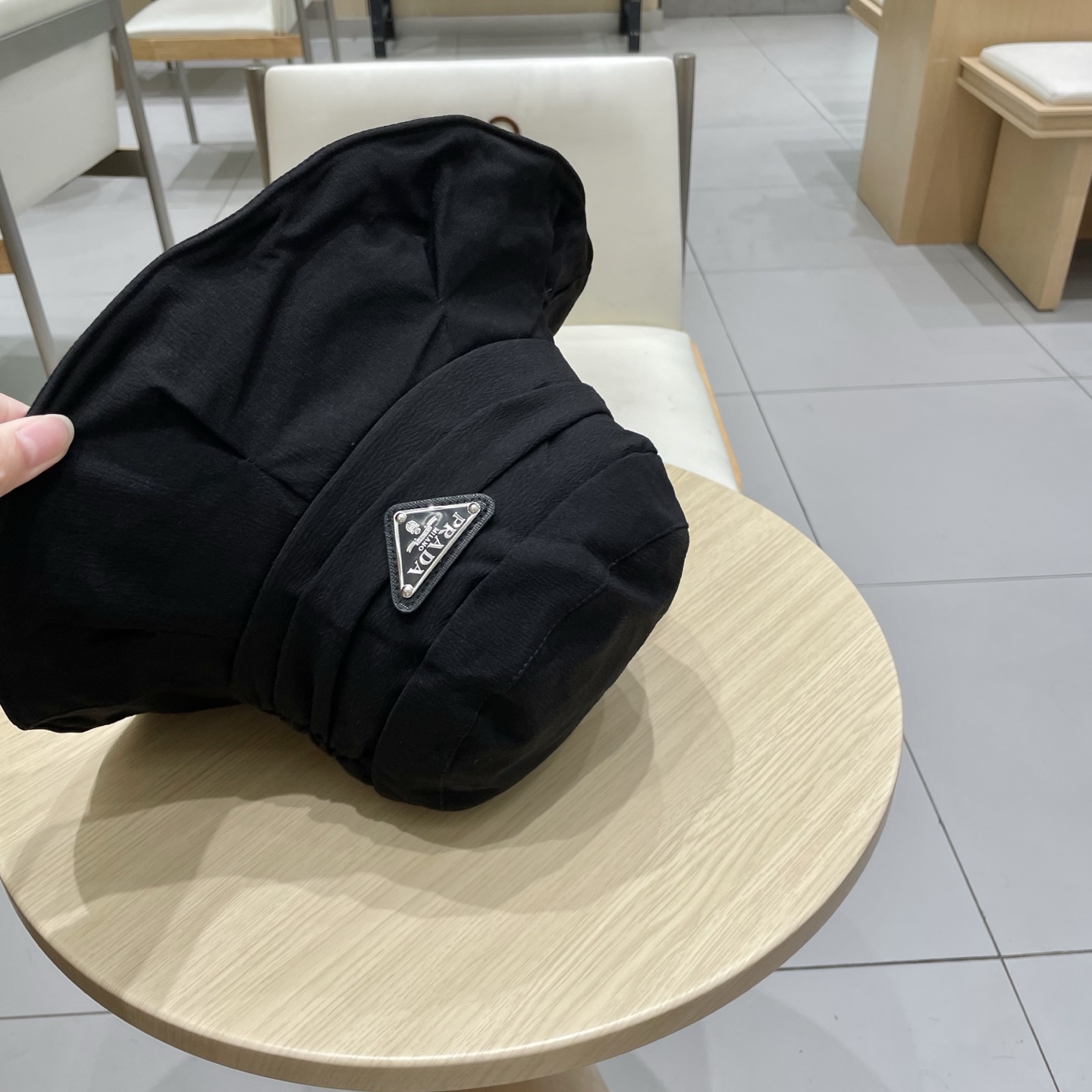 。PRADA普拉达新款遮阳渔夫帽、防紫外线布帽，可折叠头围57cm