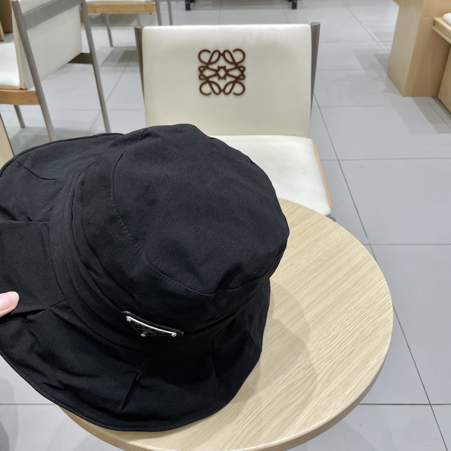 。PRADA普拉达新款遮阳渔夫帽、防紫外线布帽，可折叠头围57cm