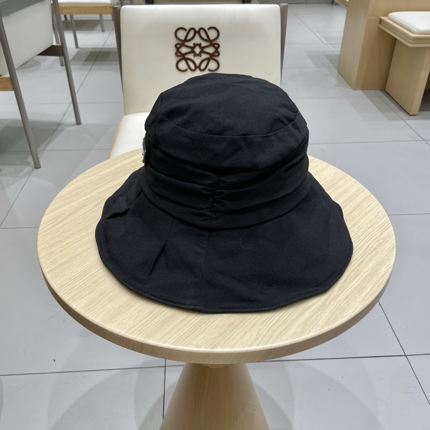 。PRADA普拉达新款遮阳渔夫帽、防紫外线布帽，可折叠头围57cm