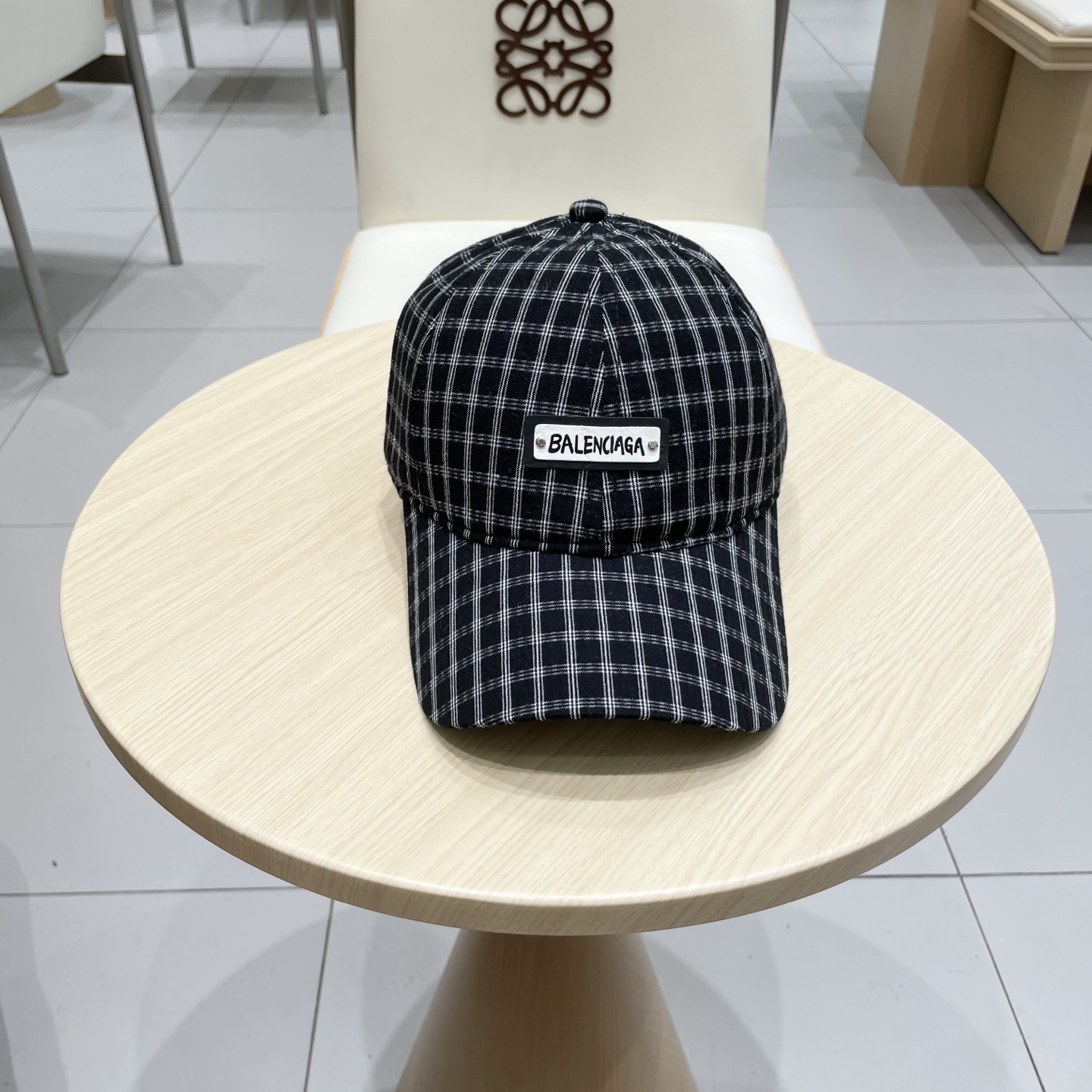  BALENCIAGA巴黎世家新款logo棒球帽，很酷的色系，男女佩戴都有不同style，第一批抢先出货