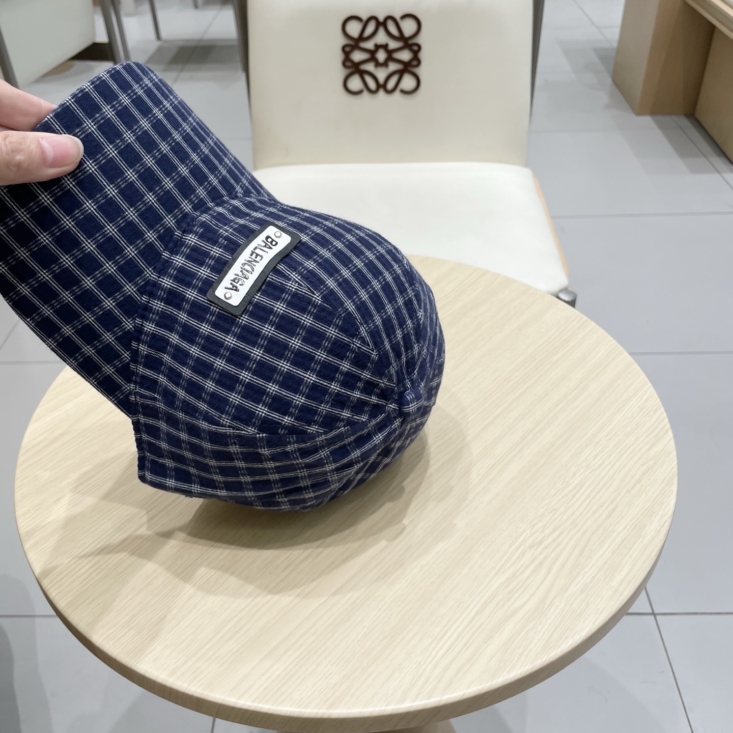  BALENCIAGA巴黎世家新款logo棒球帽，很酷的色系，男女佩戴都有不同style，第一批抢先出货