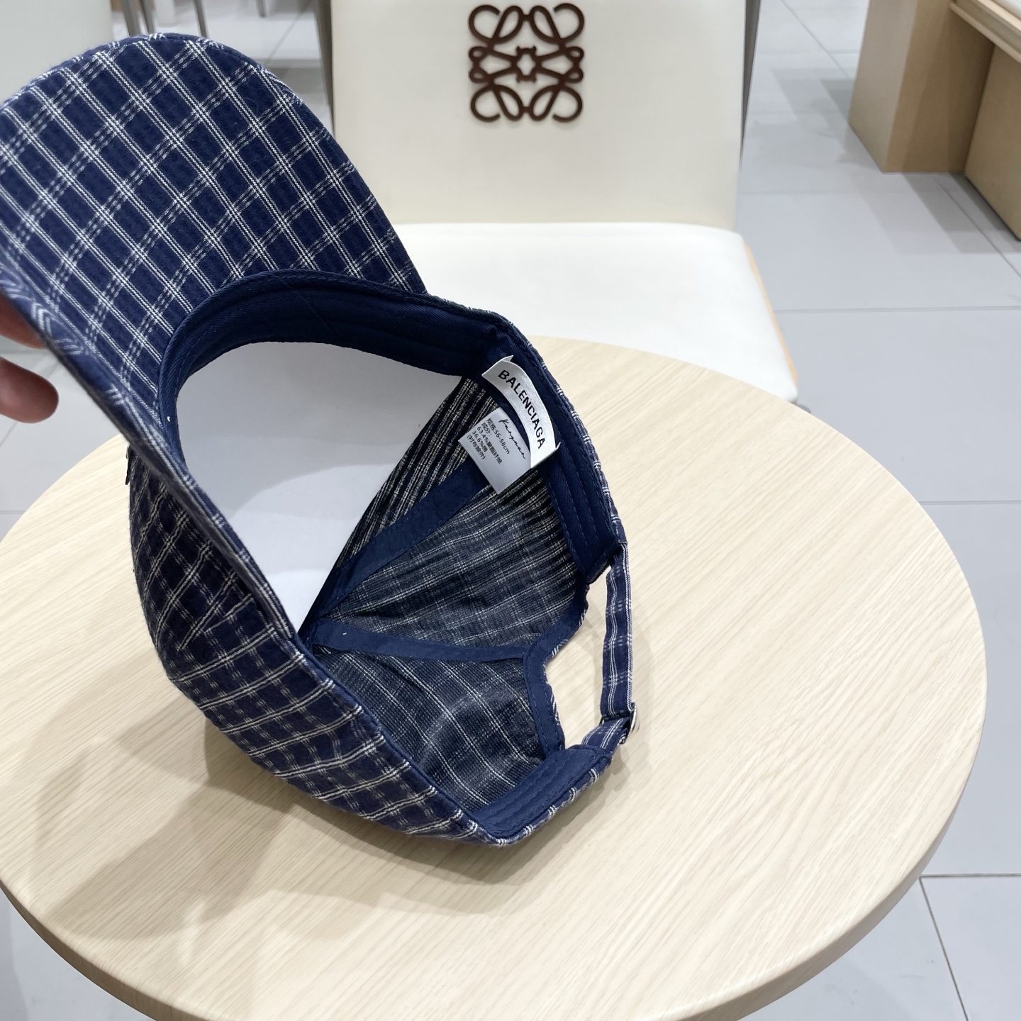  BALENCIAGA巴黎世家新款logo棒球帽，很酷的色系，男女佩戴都有不同style，第一批抢先出货