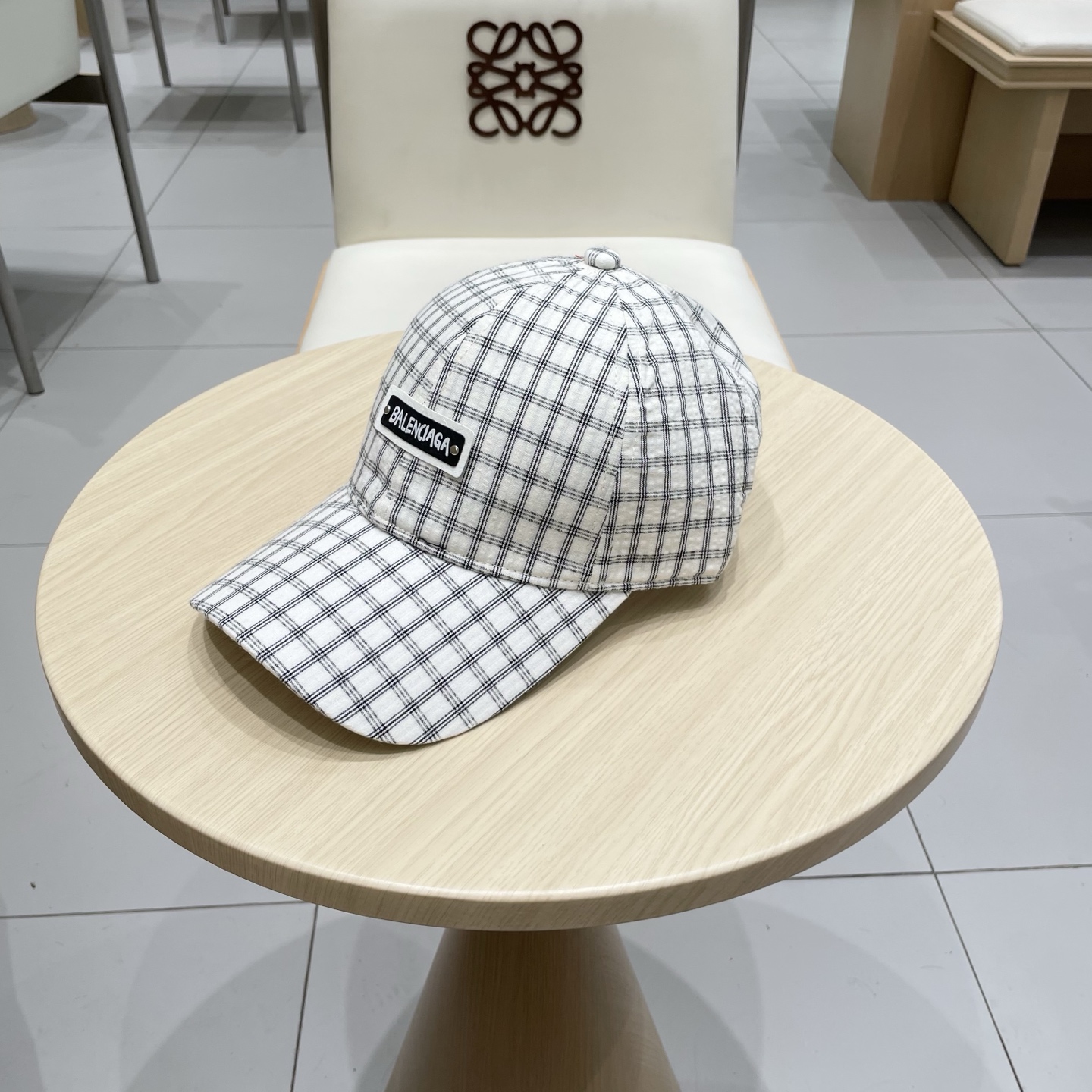 BALENCIAGA巴黎世家新款logo棒球帽，很酷的色系，男女佩戴都有不同style，第一批抢先出货
