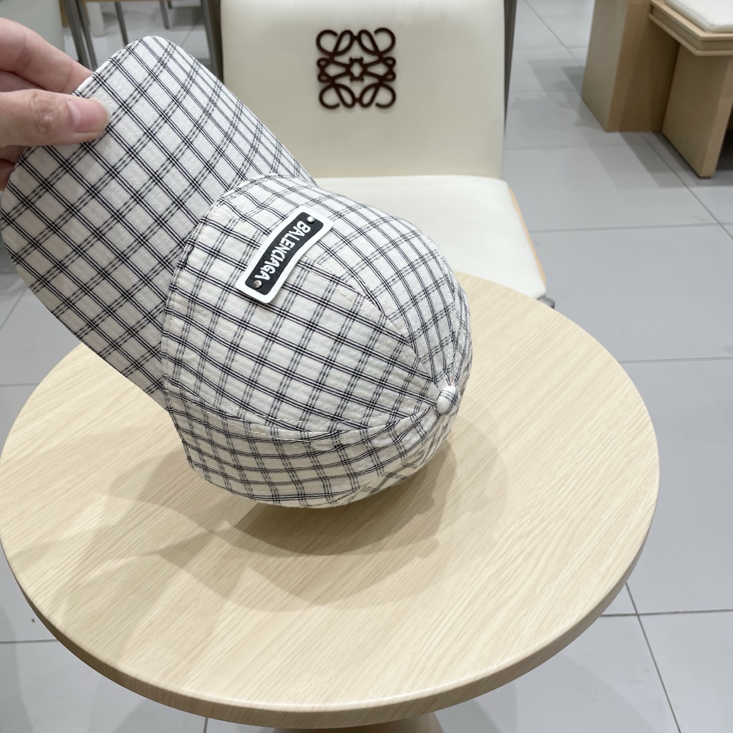  BALENCIAGA巴黎世家新款logo棒球帽，很酷的色系，男女佩戴都有不同style，第一批抢先出货