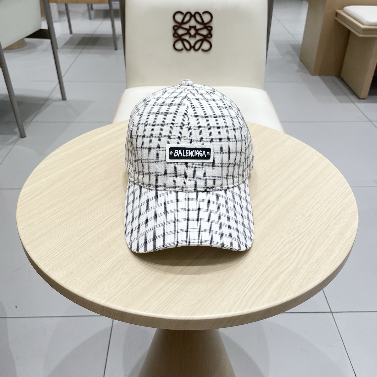 BALENCIAGA巴黎世家新款logo棒球帽，很酷的色系，男女佩戴都有不同style，第一批抢先出货