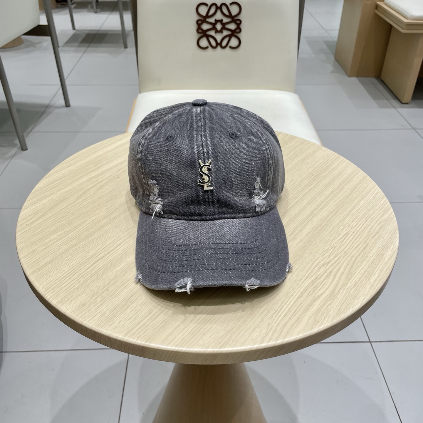  💛YSL圣罗兰】2025新款专柜棒球帽，经典款，细节做工都很精致，‼️经典四季款，男女款