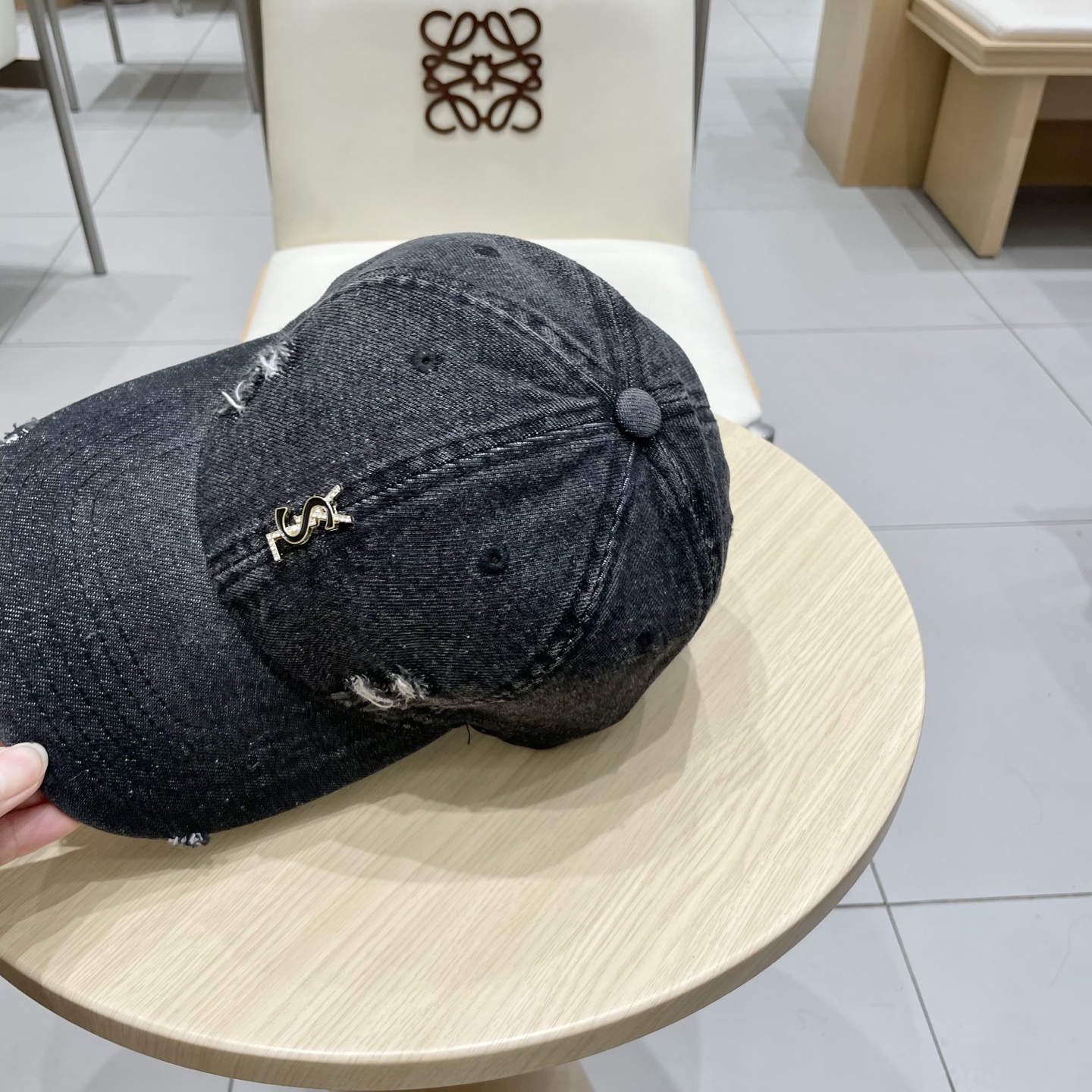  💛YSL圣罗兰】2025新款专柜棒球帽，经典款，细节做工都很精致，‼️经典四季款，男女款