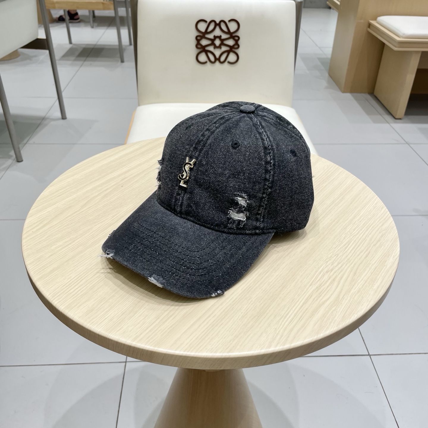  💛YSL圣罗兰】2025新款专柜棒球帽，经典款，细节做工都很精致，‼️经典四季款，男女款