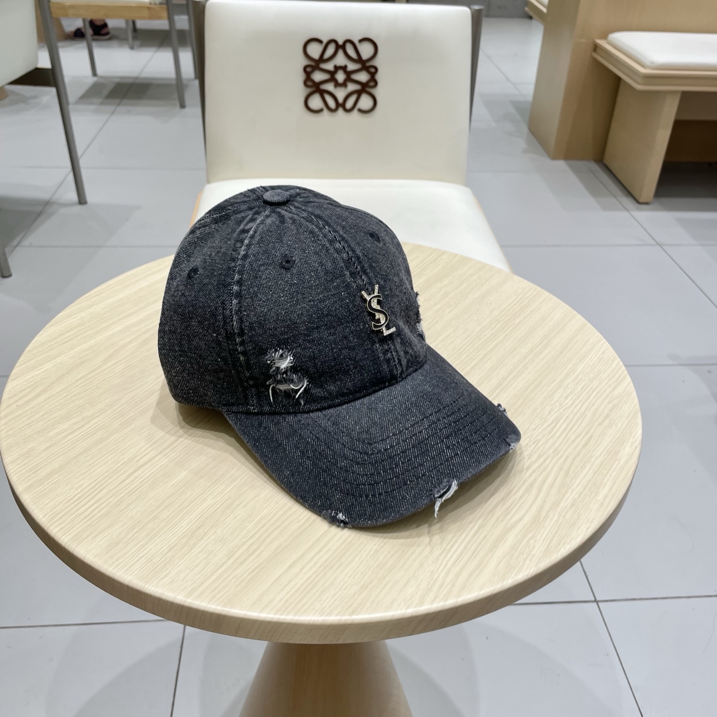  💛YSL圣罗兰】2025新款专柜棒球帽，经典款，细节做工都很精致，‼️经典四季款，男女款