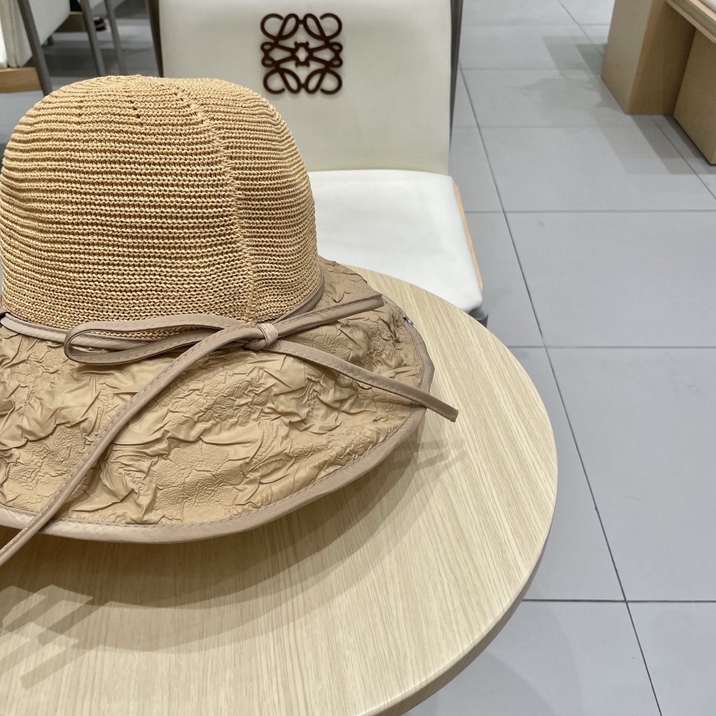  🧢路易威登LouisVuitton遮阳防晒帽女 夏季紫外线可折叠透气帽子新款户外沙滩薄款渔夫帽