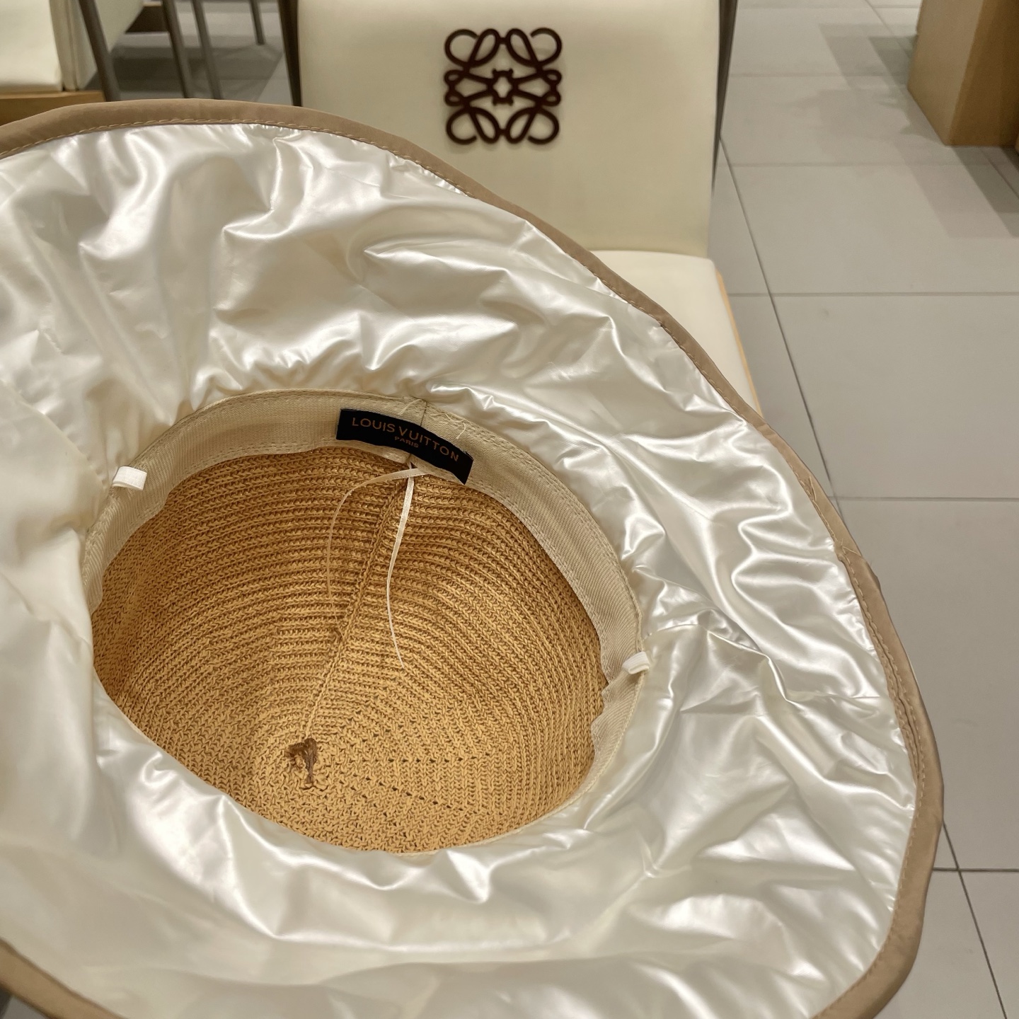  🧢路易威登LouisVuitton遮阳防晒帽女 夏季紫外线可折叠透气帽子新款户外沙滩薄款渔夫帽