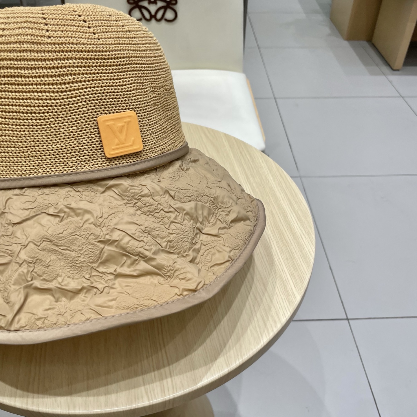  🧢路易威登LouisVuitton遮阳防晒帽女 夏季紫外线可折叠透气帽子新款户外沙滩薄款渔夫帽