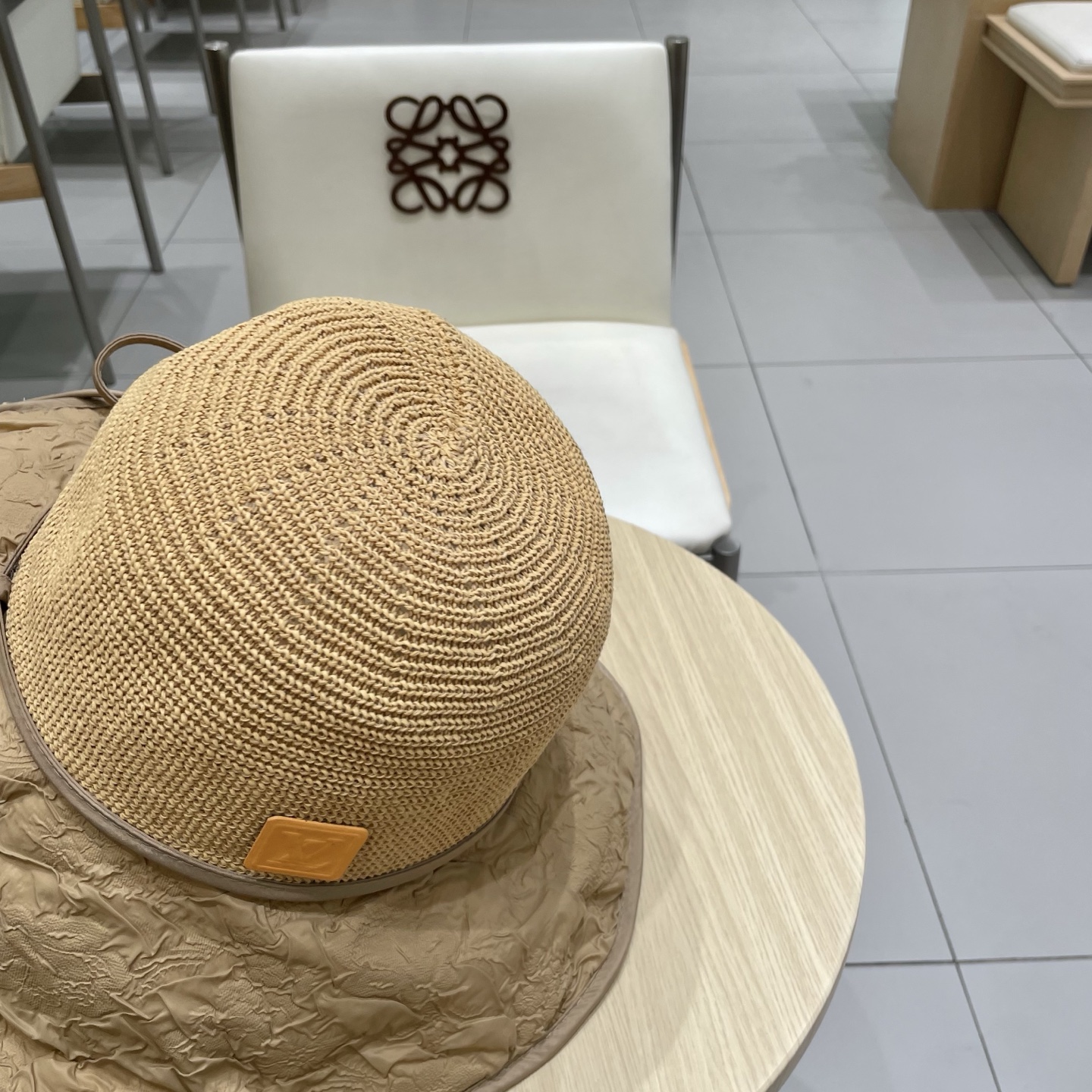  🧢路易威登LouisVuitton遮阳防晒帽女 夏季紫外线可折叠透气帽子新款户外沙滩薄款渔夫帽