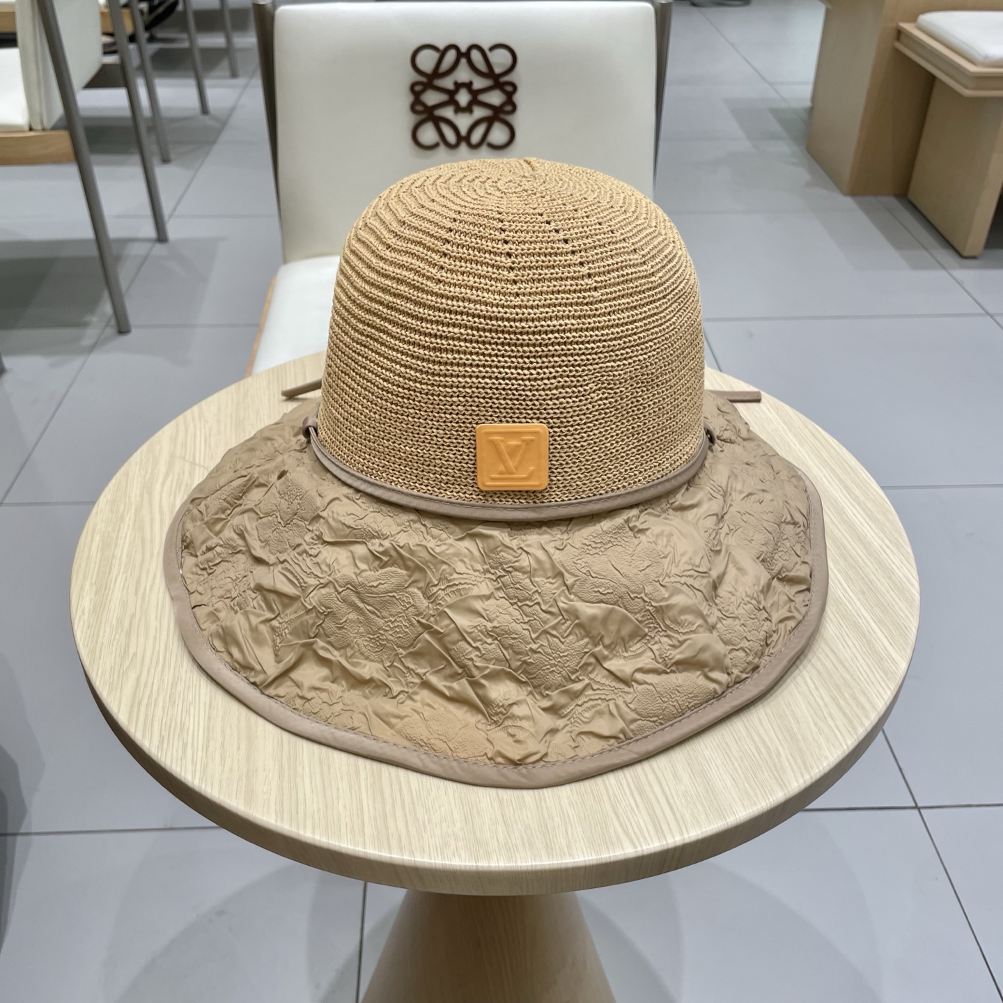  🧢路易威登LouisVuitton遮阳防晒帽女 夏季紫外线可折叠透气帽子新款户外沙滩薄款渔夫帽