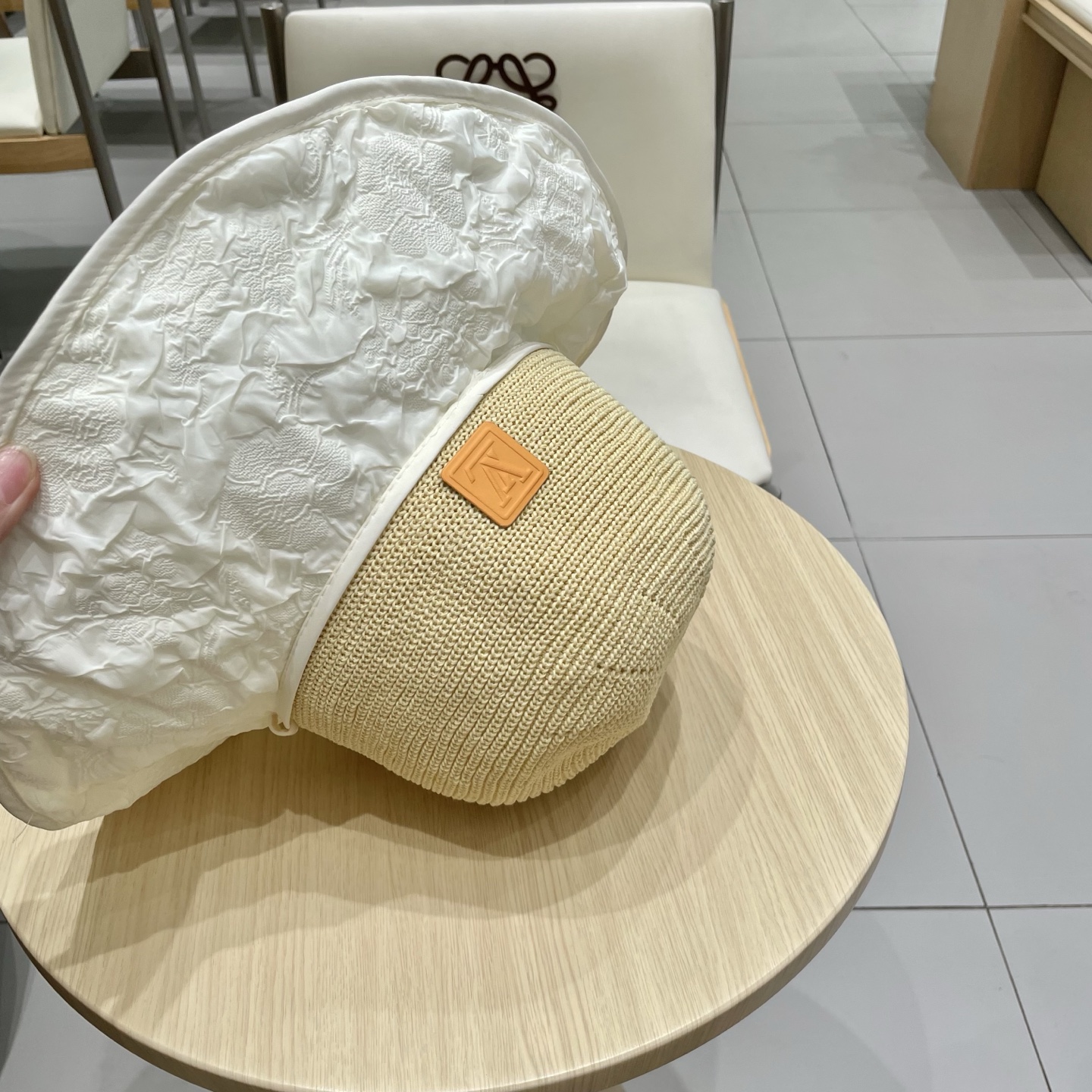  🧢路易威登LouisVuitton遮阳防晒帽女 夏季紫外线可折叠透气帽子新款户外沙滩薄款渔夫帽