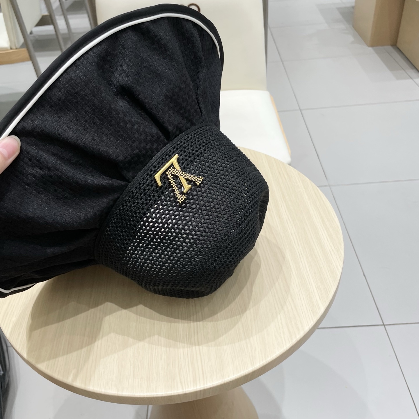  🧢路易威登LouisVuitton春夏季新款蝴蝶结遮阳大沿帽子女户外休闲运动时尚透气渔夫帽盆帽h