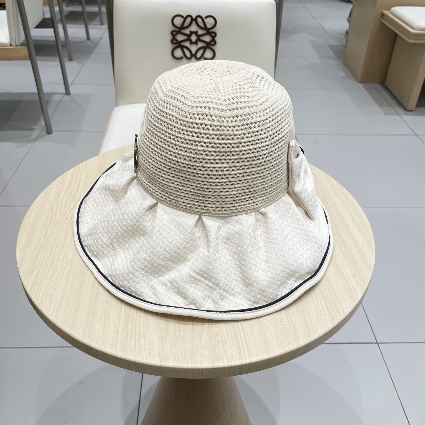  🧢路易威登LouisVuitton春夏季新款蝴蝶结遮阳大沿帽子女户外休闲运动时尚透气渔夫帽盆帽h