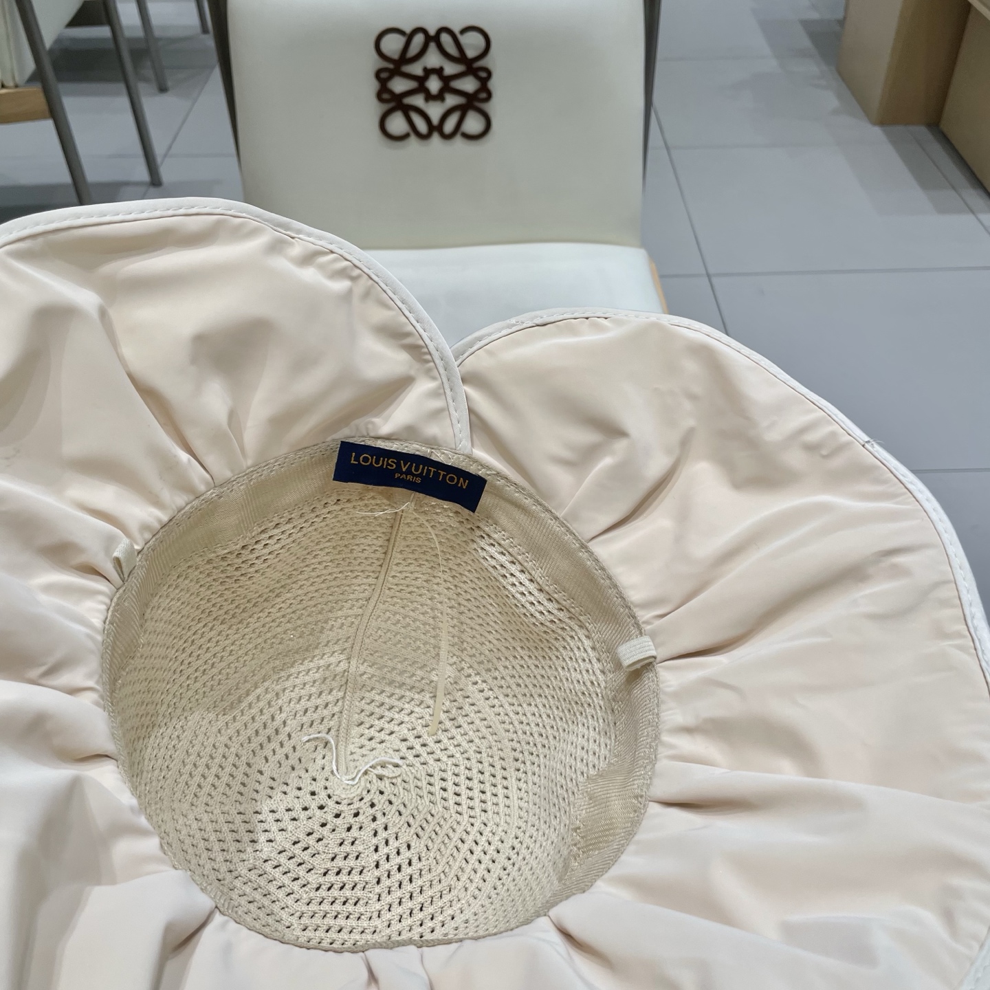  🧢路易威登LouisVuitton春夏季新款蝴蝶结遮阳大沿帽子女户外休闲运动时尚透气渔夫帽盆帽h