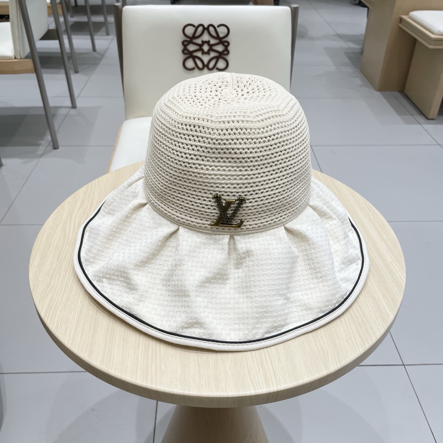  🧢路易威登LouisVuitton春夏季新款蝴蝶结遮阳大沿帽子女户外休闲运动时尚透气渔夫帽盆帽h