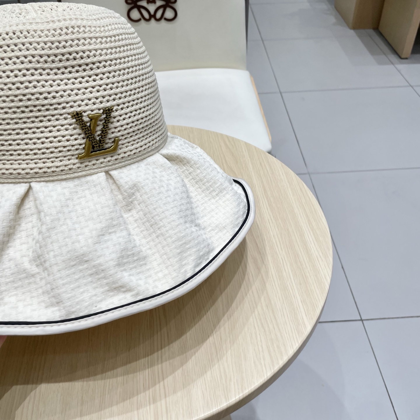  🧢路易威登LouisVuitton春夏季新款蝴蝶结遮阳大沿帽子女户外休闲运动时尚透气渔夫帽盆帽h