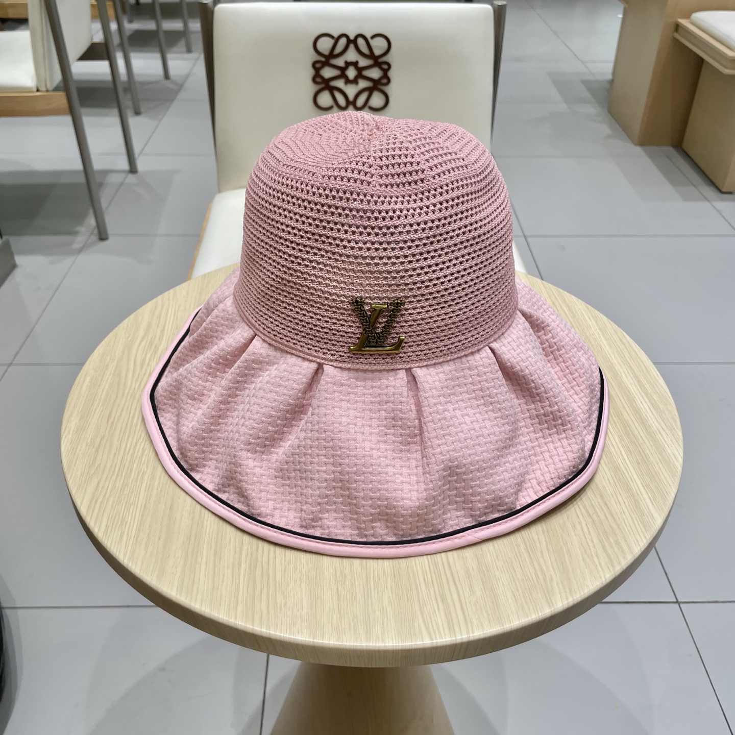  🧢路易威登LouisVuitton春夏季新款蝴蝶结遮阳大沿帽子女户外休闲运动时尚透气渔夫帽盆帽h