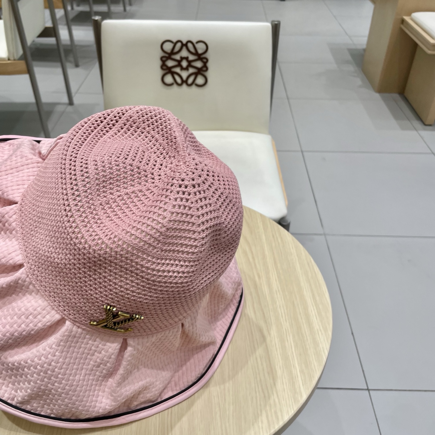  🧢路易威登LouisVuitton春夏季新款蝴蝶结遮阳大沿帽子女户外休闲运动时尚透气渔夫帽盆帽h